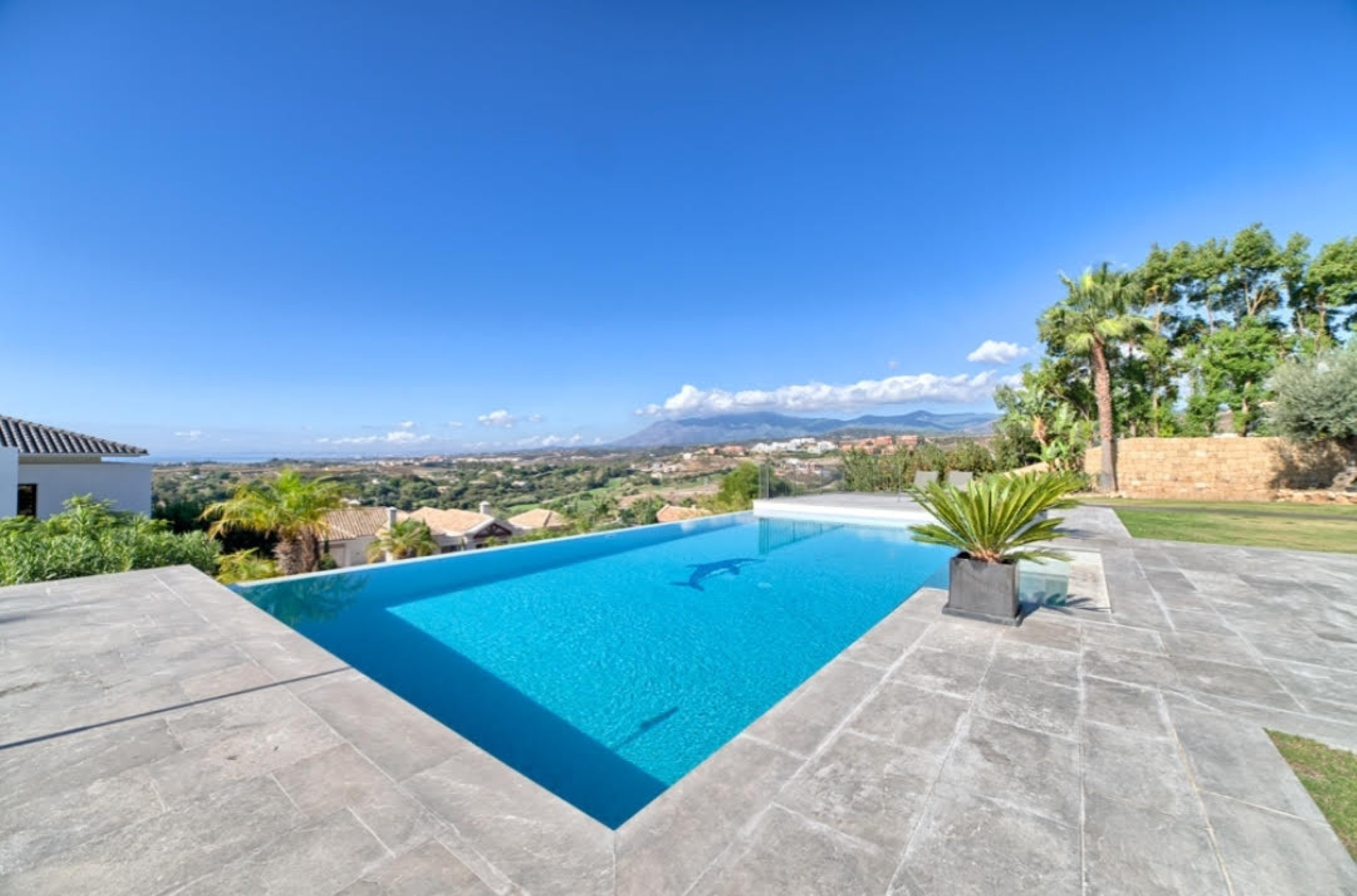 Luxury 6 bedroom villa in Los Flamingos Golf, Benahavis