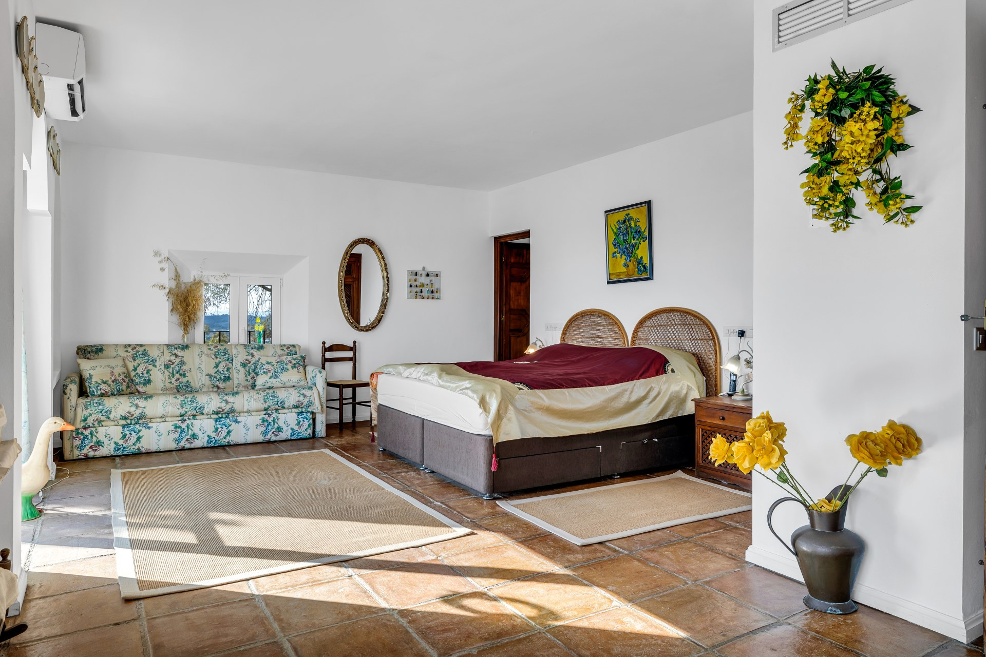 Villa con encanto rústico de 5 dormitorios en Selwo, Estepona