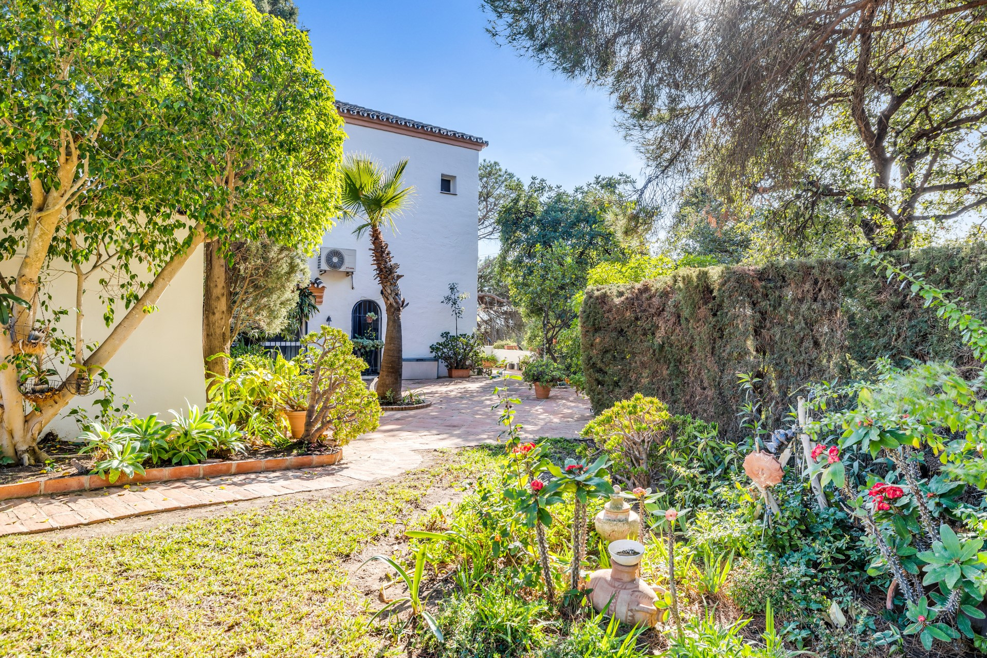 Villa con encanto rústico de 5 dormitorios en Selwo, Estepona