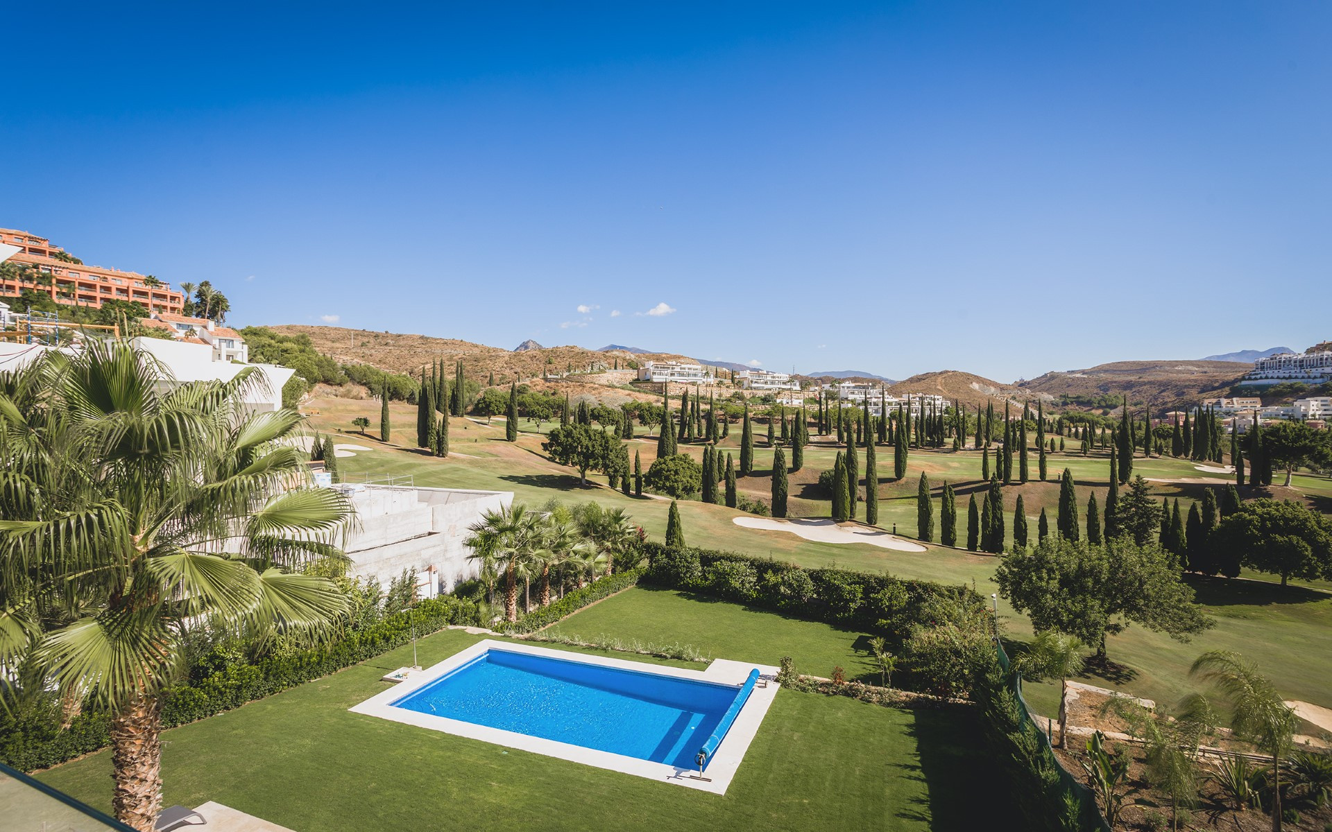 Luxurious frontline golf villa in Los Flamingos Golf, Benahavis