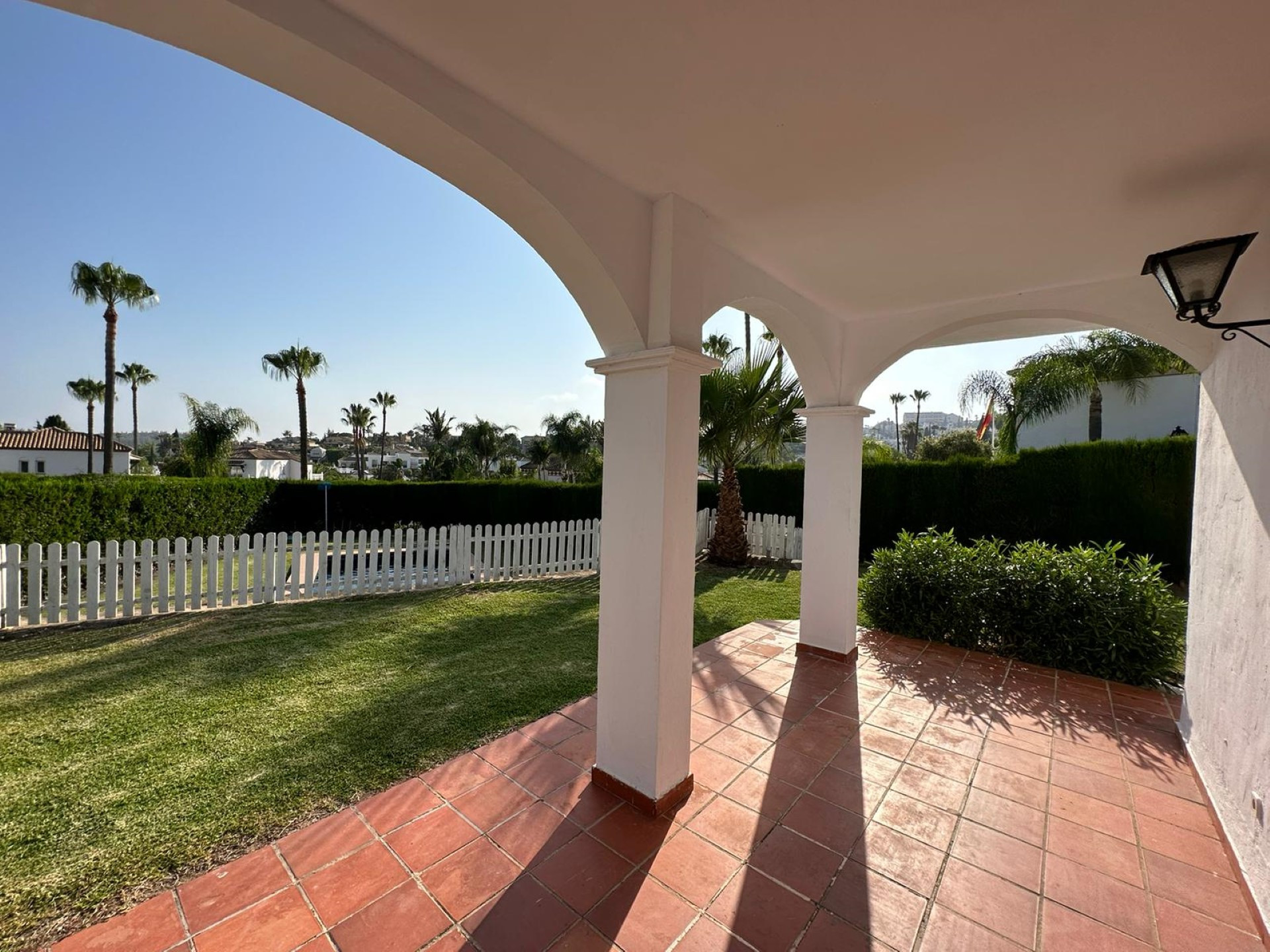 Villa familiar de 5 dormitorios en Marbella Country Club, Nueva Andalucia