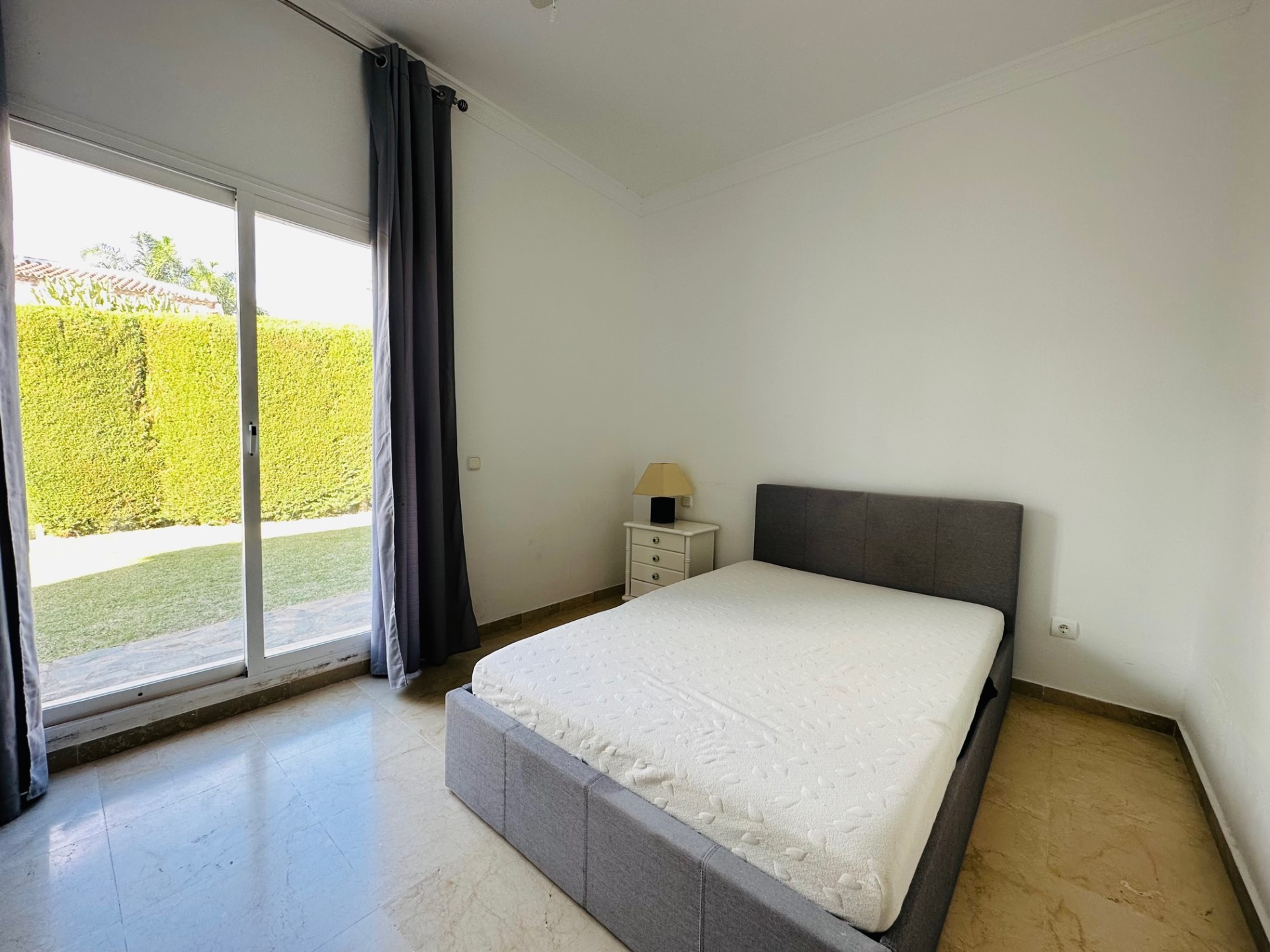 Villa familiar con 5 dormitorios en Marbella Country Club, Nueva Andalucia