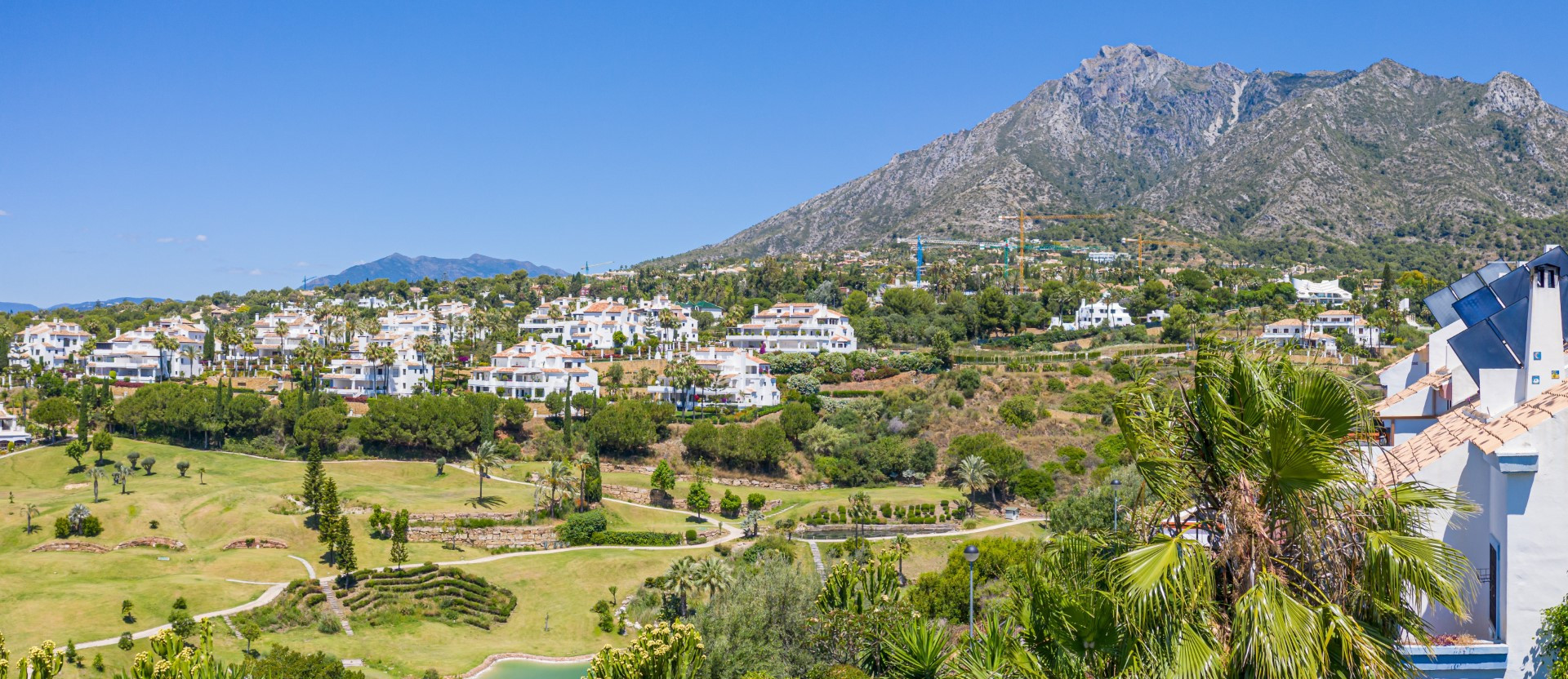 Villa moderna a estrenar de 3 dormitorios en Valdeolletas, Marbella centro