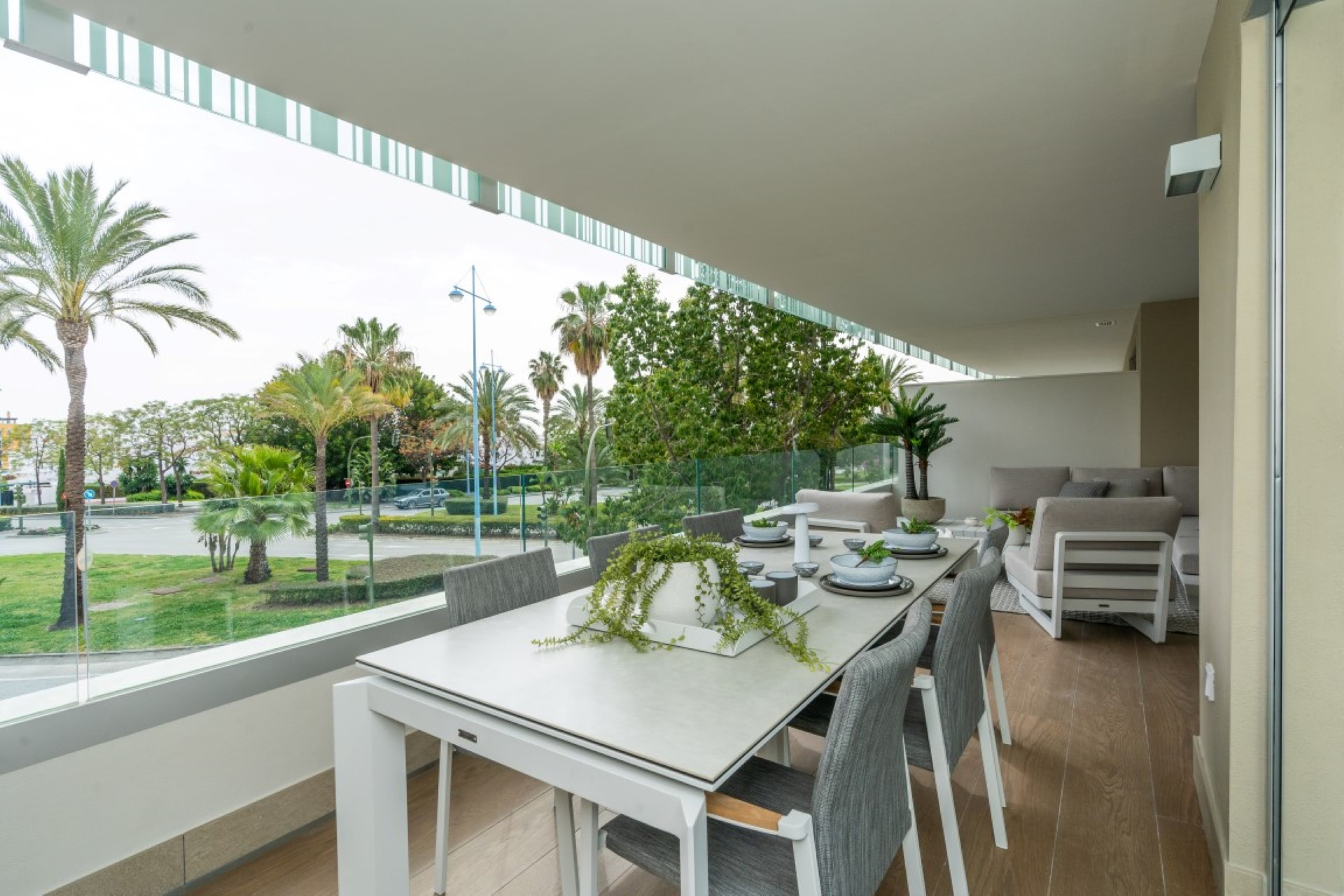 Apartamento a estrenar de 3 dormitorios junto a la playa en San Pedro de Alcántara