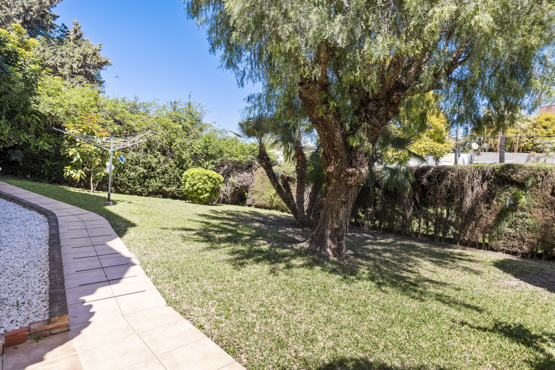 Villa familiar de 5 dormitorios en Nueva Andalucia