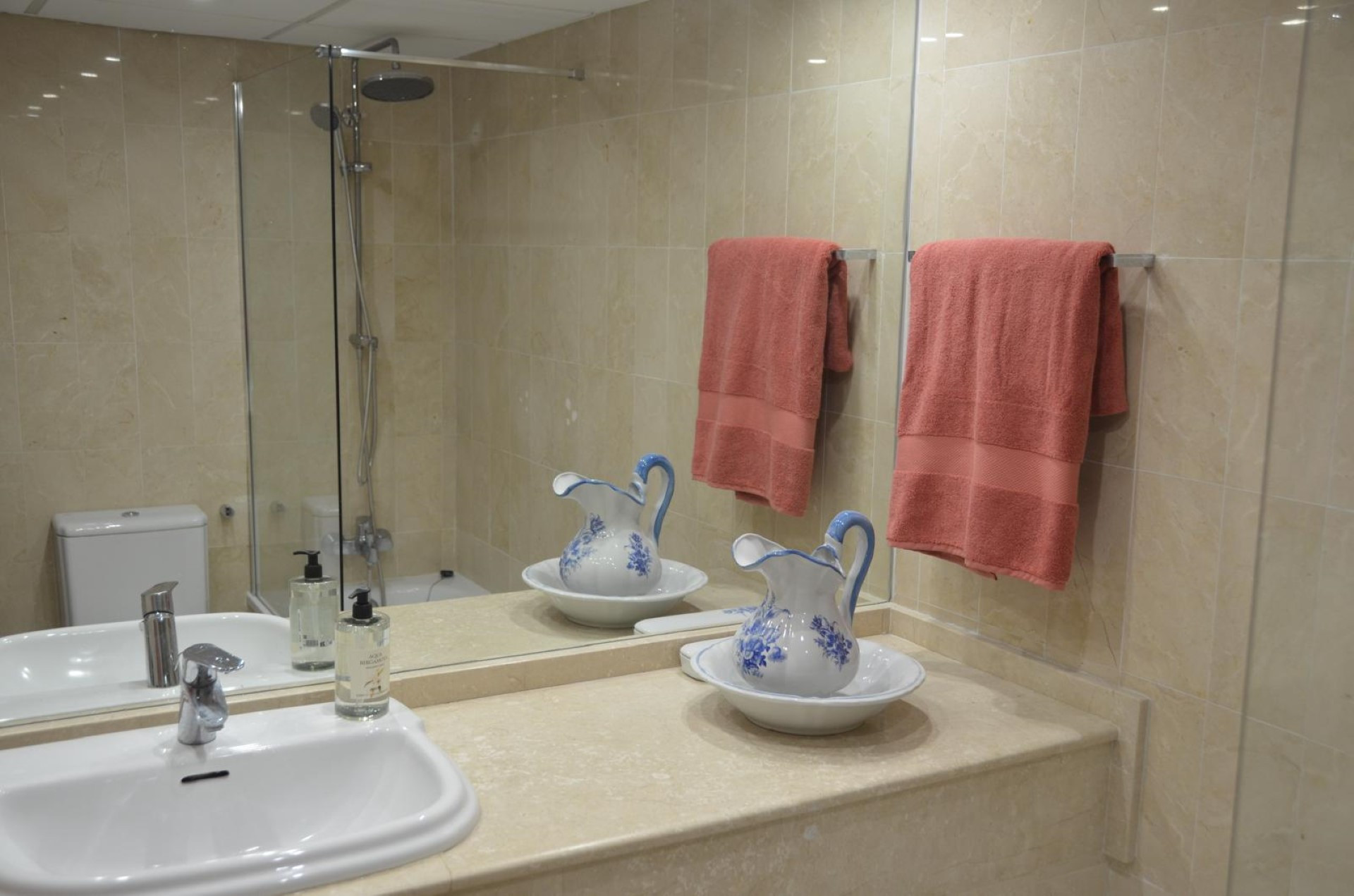 Elegante apartamento de 3 dormitorios en Las Terrazas de Las Lomas De Marbella Club