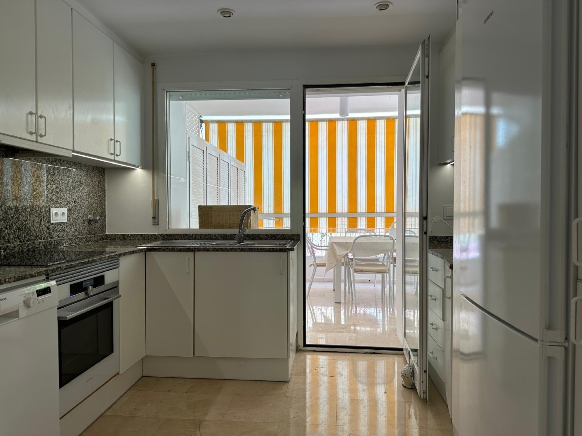 Elegante apartamento de 3 dormitorios en Las Terrazas de Las Lomas De Marbella Club