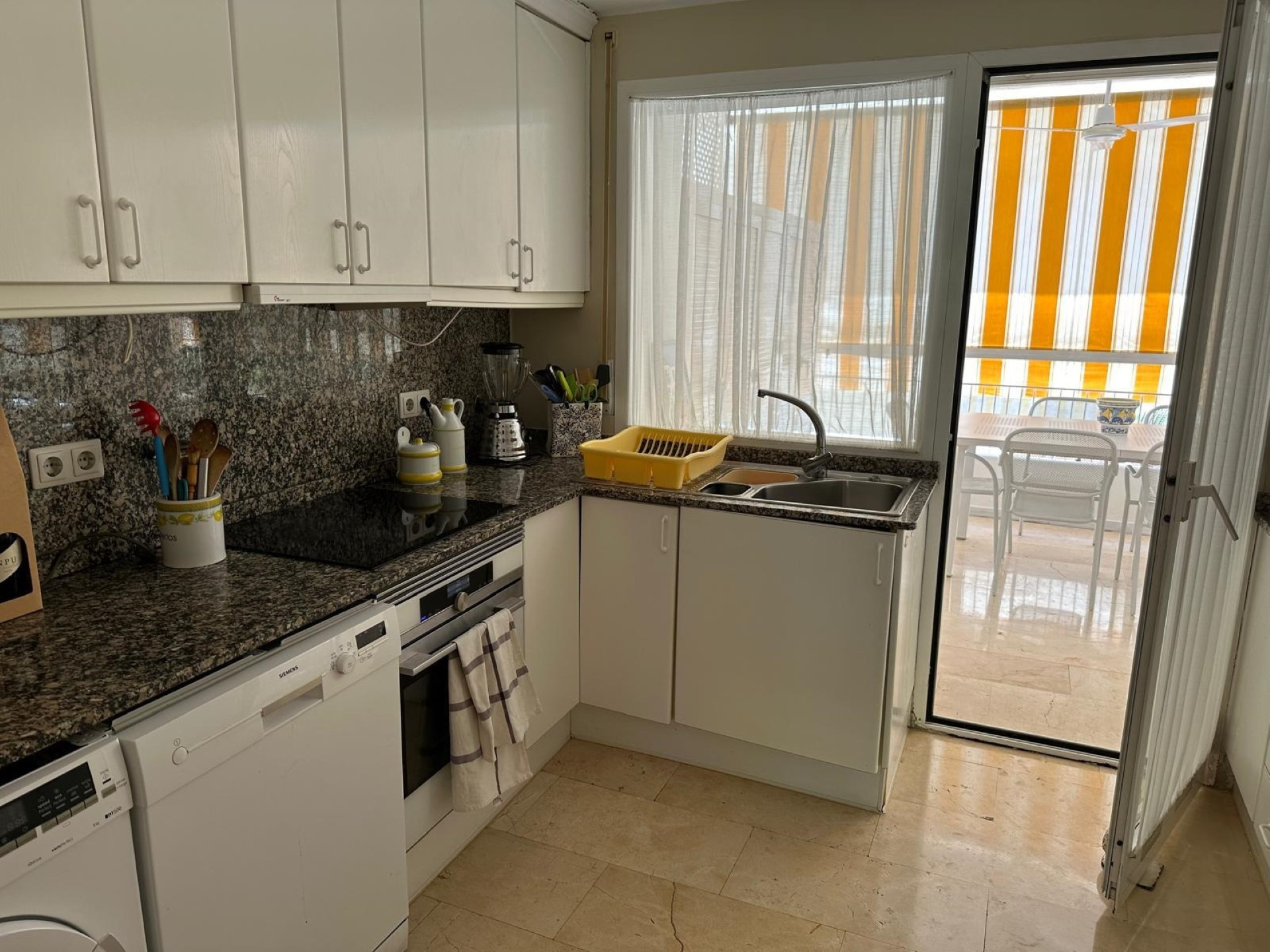 Elegante apartamento de 3 dormitorios en Las Terrazas de Las Lomas De Marbella Club