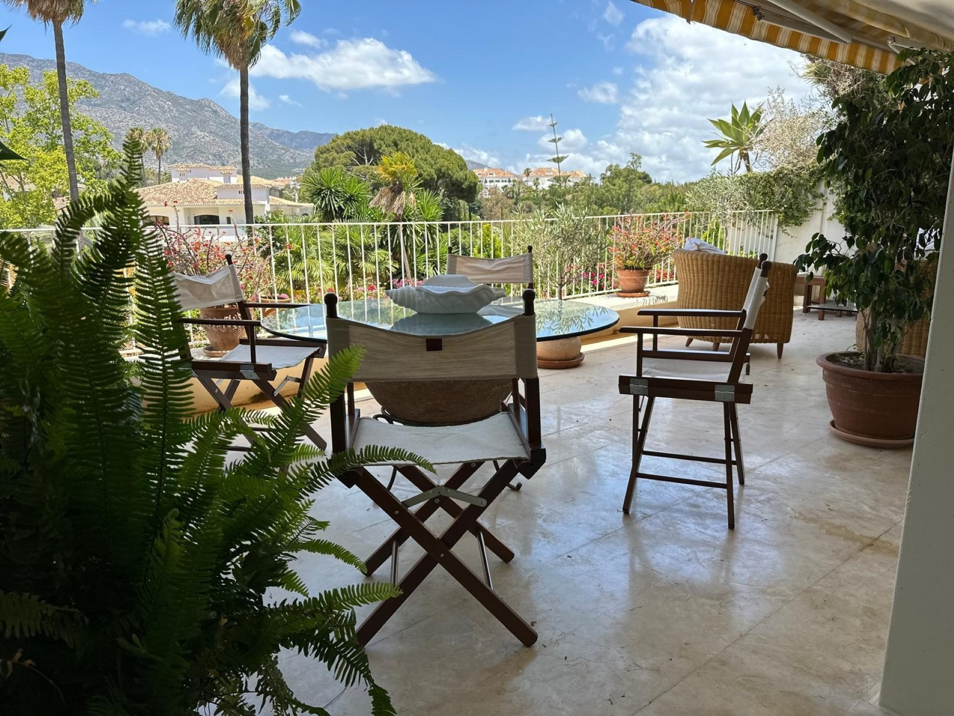 Elegante apartamento de 3 dormitorios en Las Terrazas de Las Lomas De Marbella Club