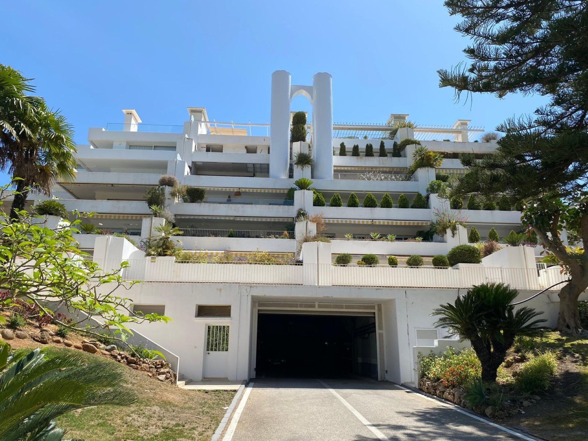 Elegante apartamento de 3 dormitorios en Las Terrazas de Las Lomas De Marbella Club