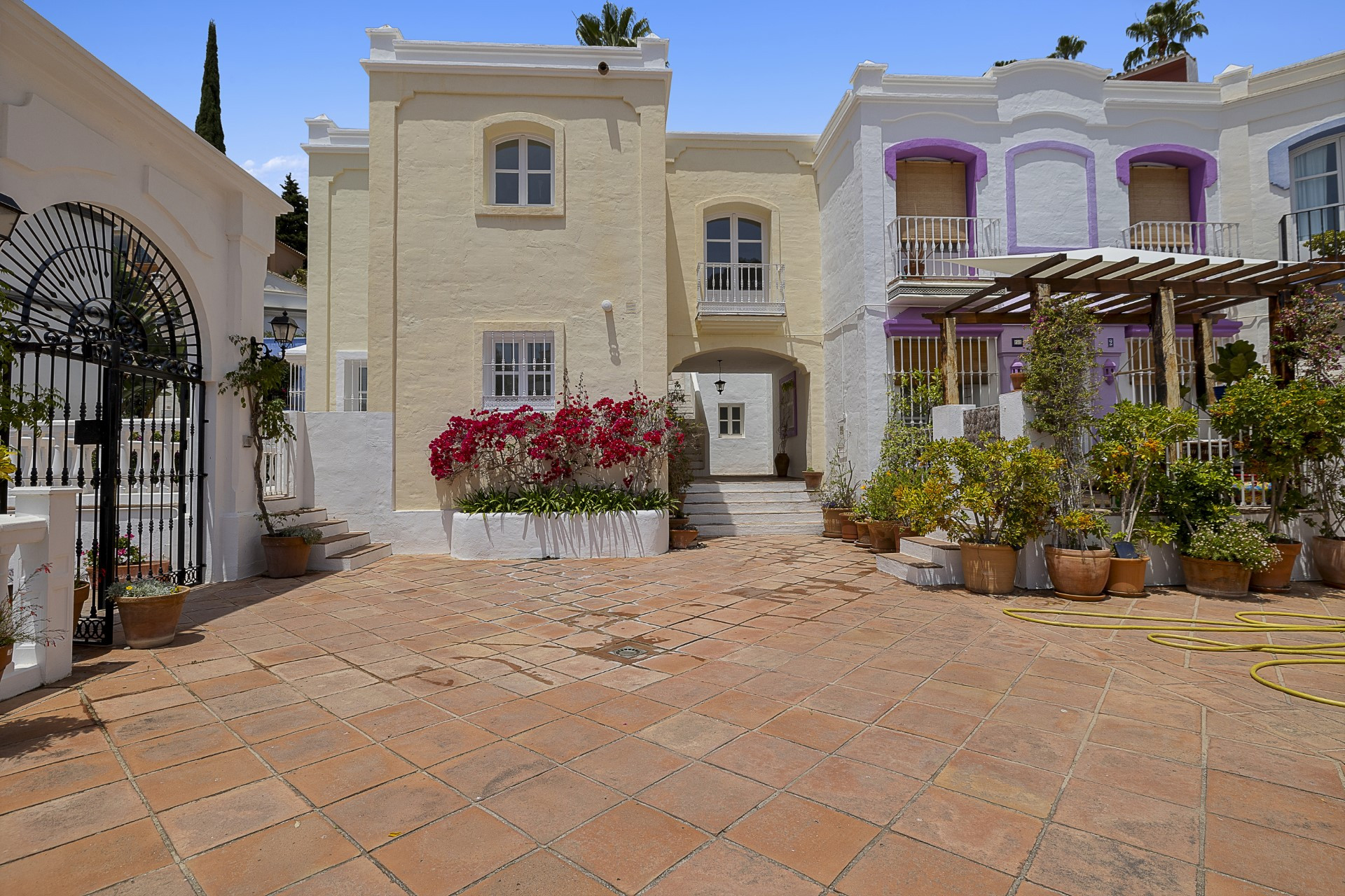 Encantadora casa adosada de 3 dormitorios en La Perla de La Heredia, Benahavis