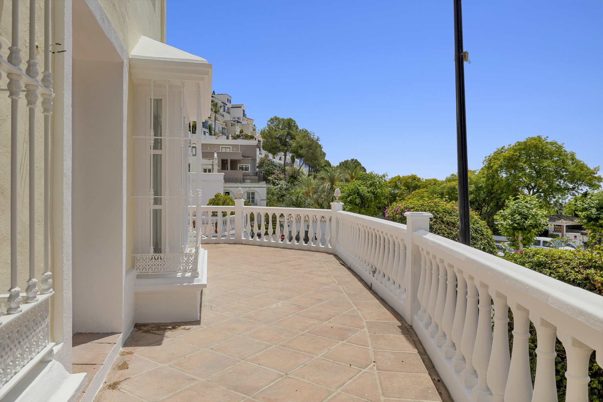 Encantadora casa adosada de 3 dormitorios en La Perla de La Heredia, Benahavis