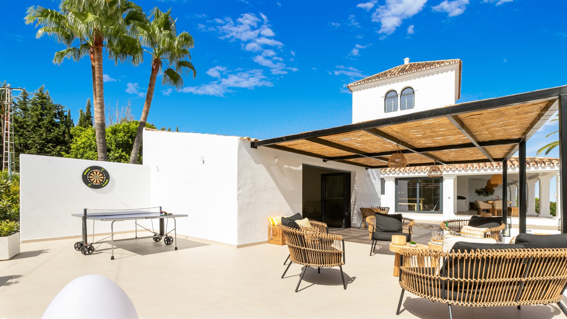 Stunning renovated villa with guest house and panoramic views in Los Reales, Estepona