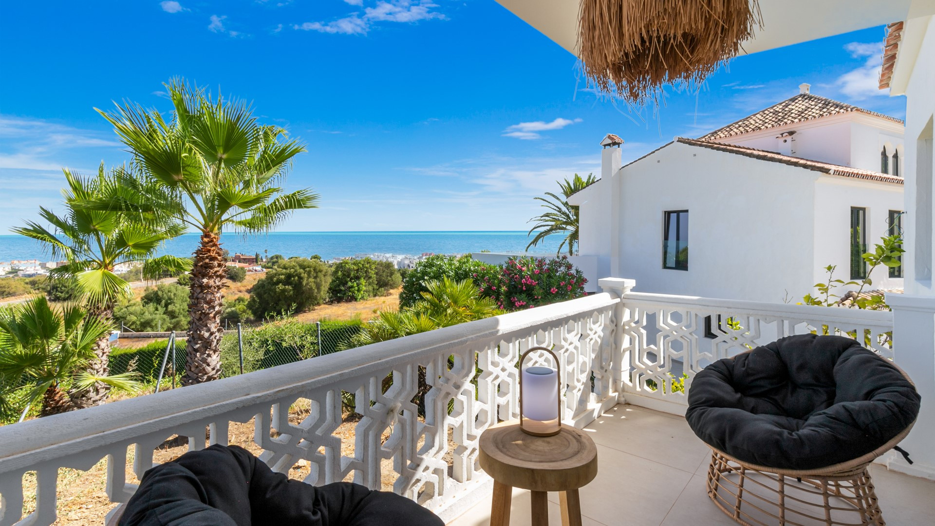 Stunning renovated villa with guest house and panoramic views in Los Reales, Estepona