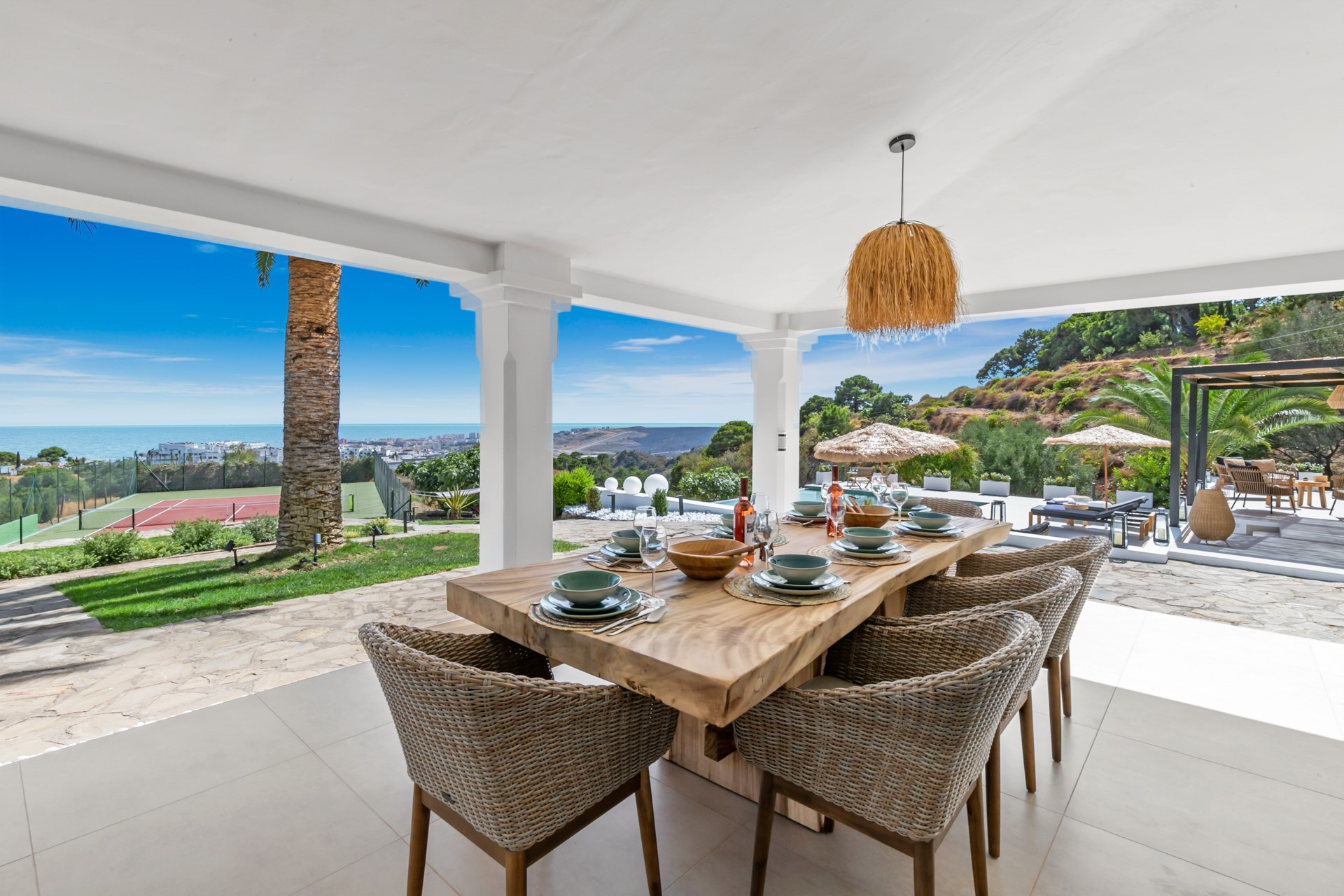 Stunning renovated villa with guest house and panoramic views in Los Reales, Estepona