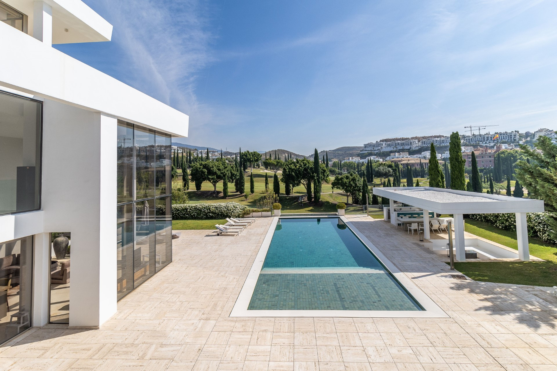 Spectacular contemporary frontline golf villa in Los Flamingos Golf