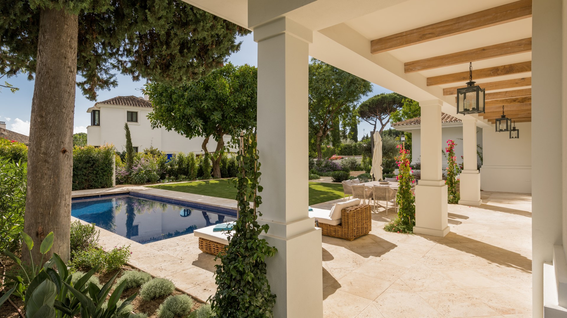 4 bedroom beachside luxury family villa in the Marbella Club, Marbellas Golden Mile