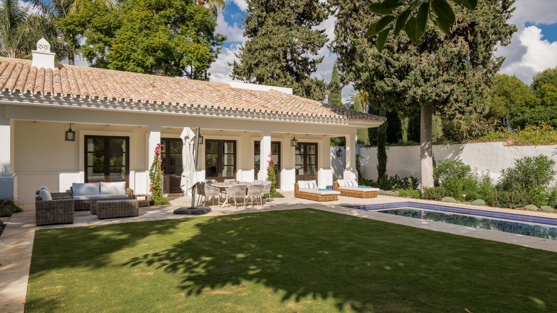 4 bedroom beachside luxury family villa in the Marbella Club, Marbellas Golden Mile