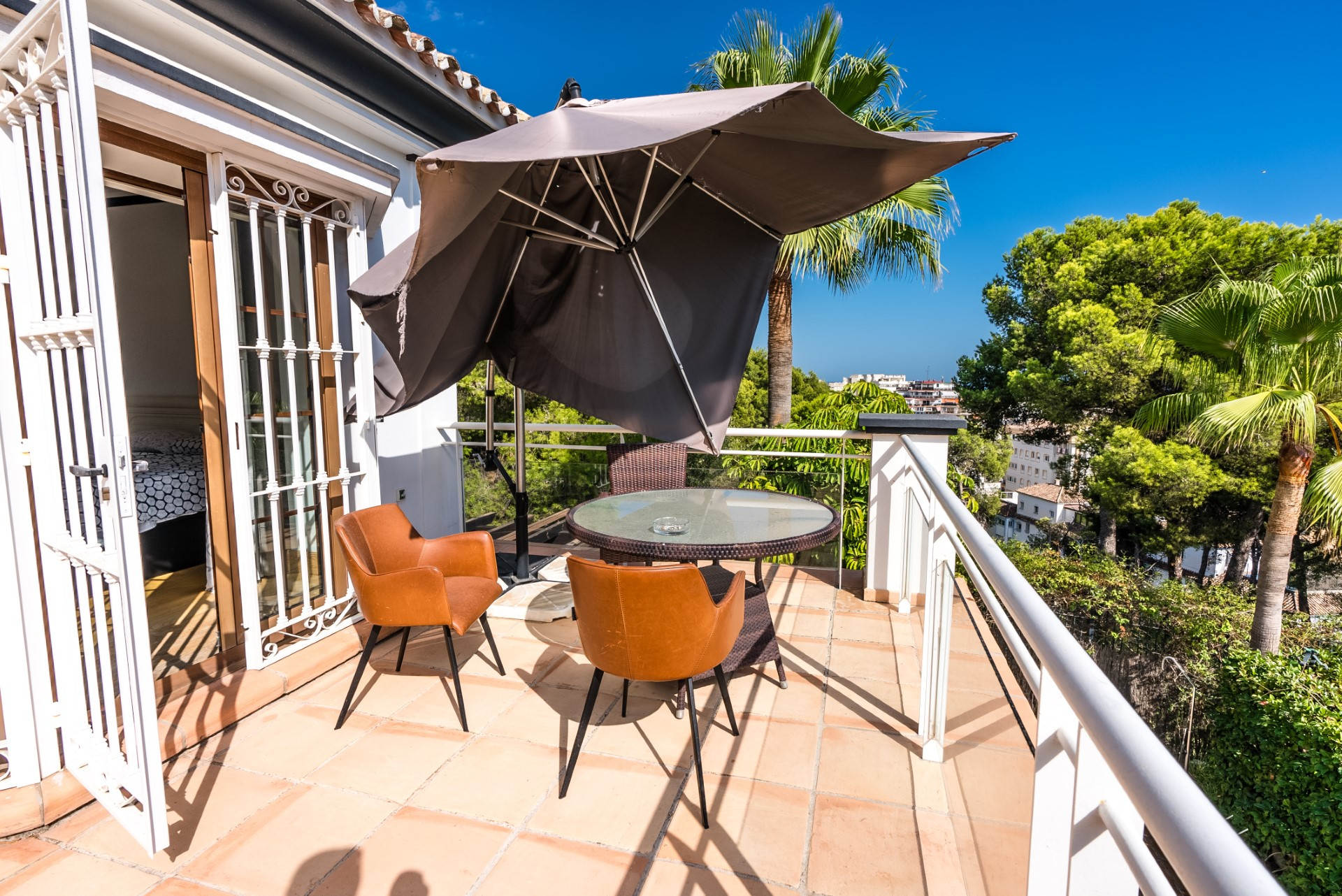 Villa privada de 5 dormitorios en Huerta Belón, Marbella centro