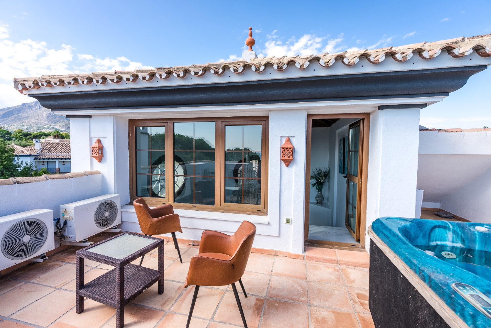 5 bedroom private villa in Huerta Belón, Marbella town center