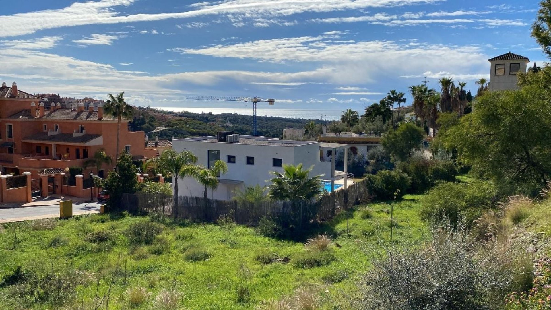 Good sized plot with stunning views in Elviria, Marbella East