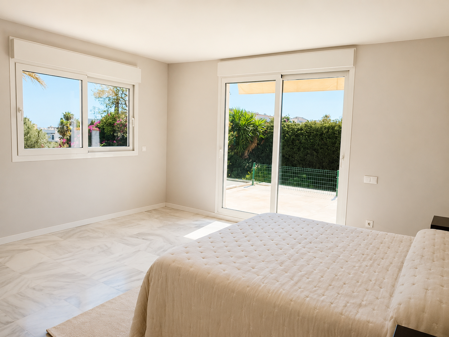 Charming villa with guest house in Rocio Nagueles