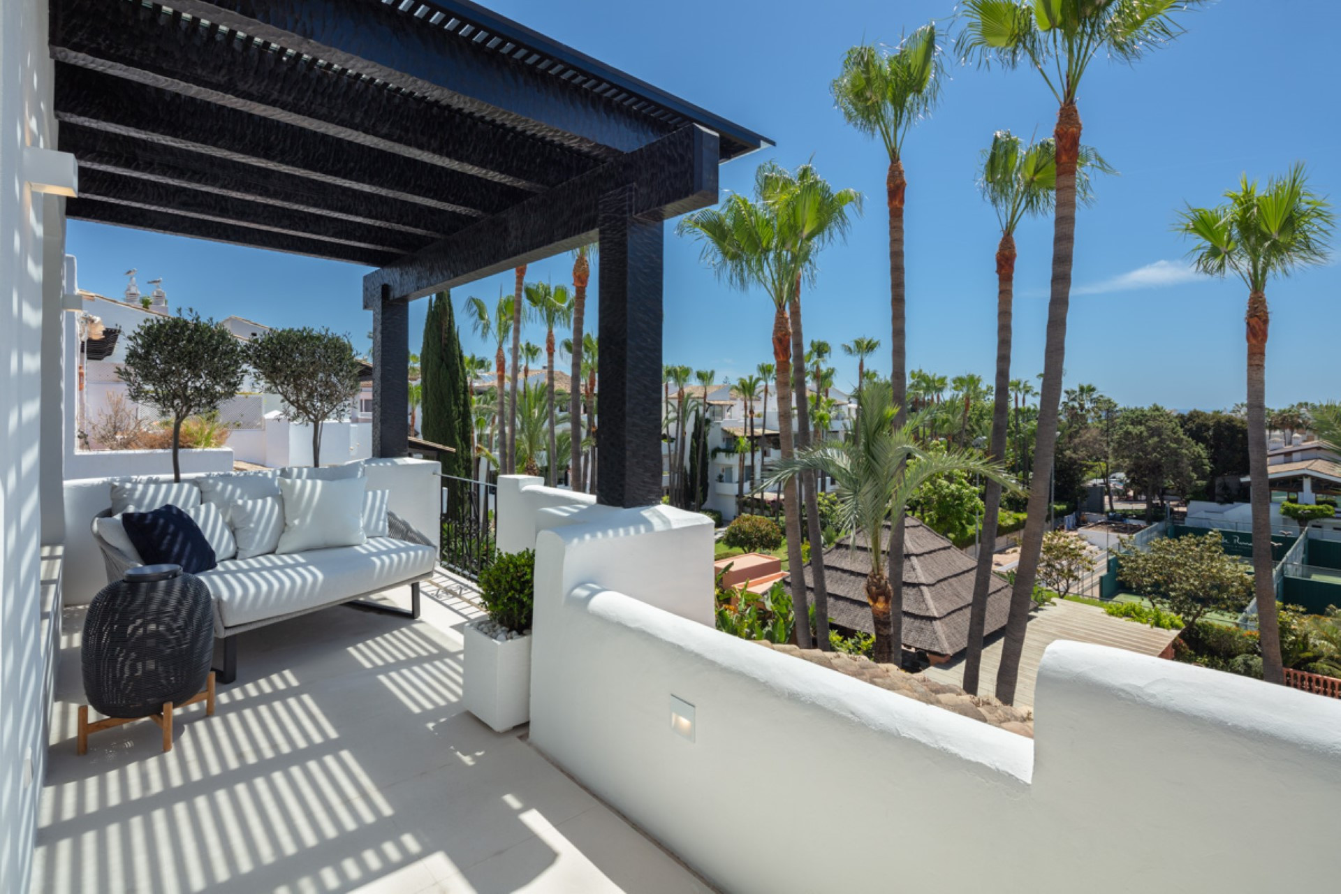 Atico Duplex de Lujo en Marina de Puente Romano, Marbella