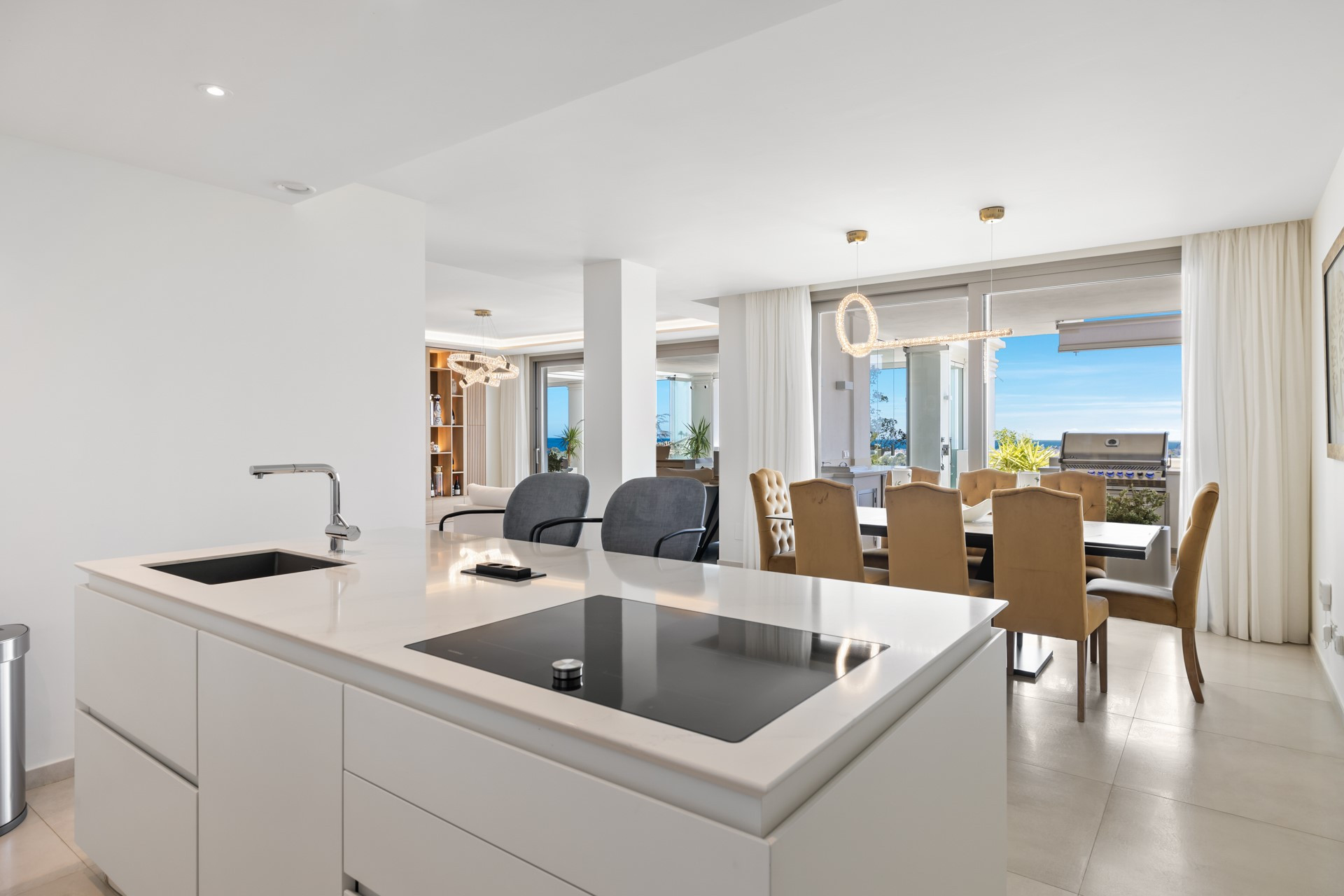 Apartamento de lujo con vistas al mar en 9 Lions Residences