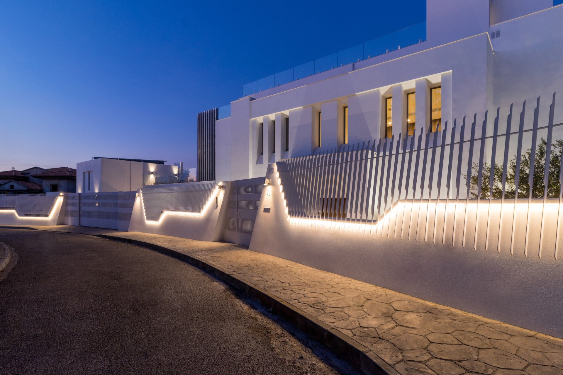 Impressive luxury villa with 11 bedrooms in Nueva Andalucia