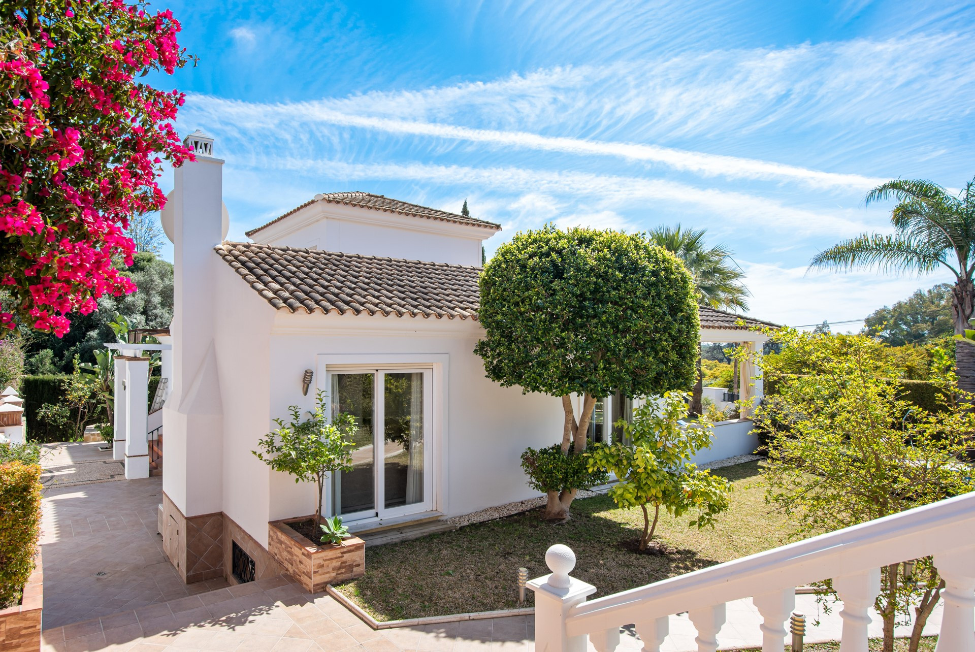 Increíble villa de 4 dormitorios en Elviria