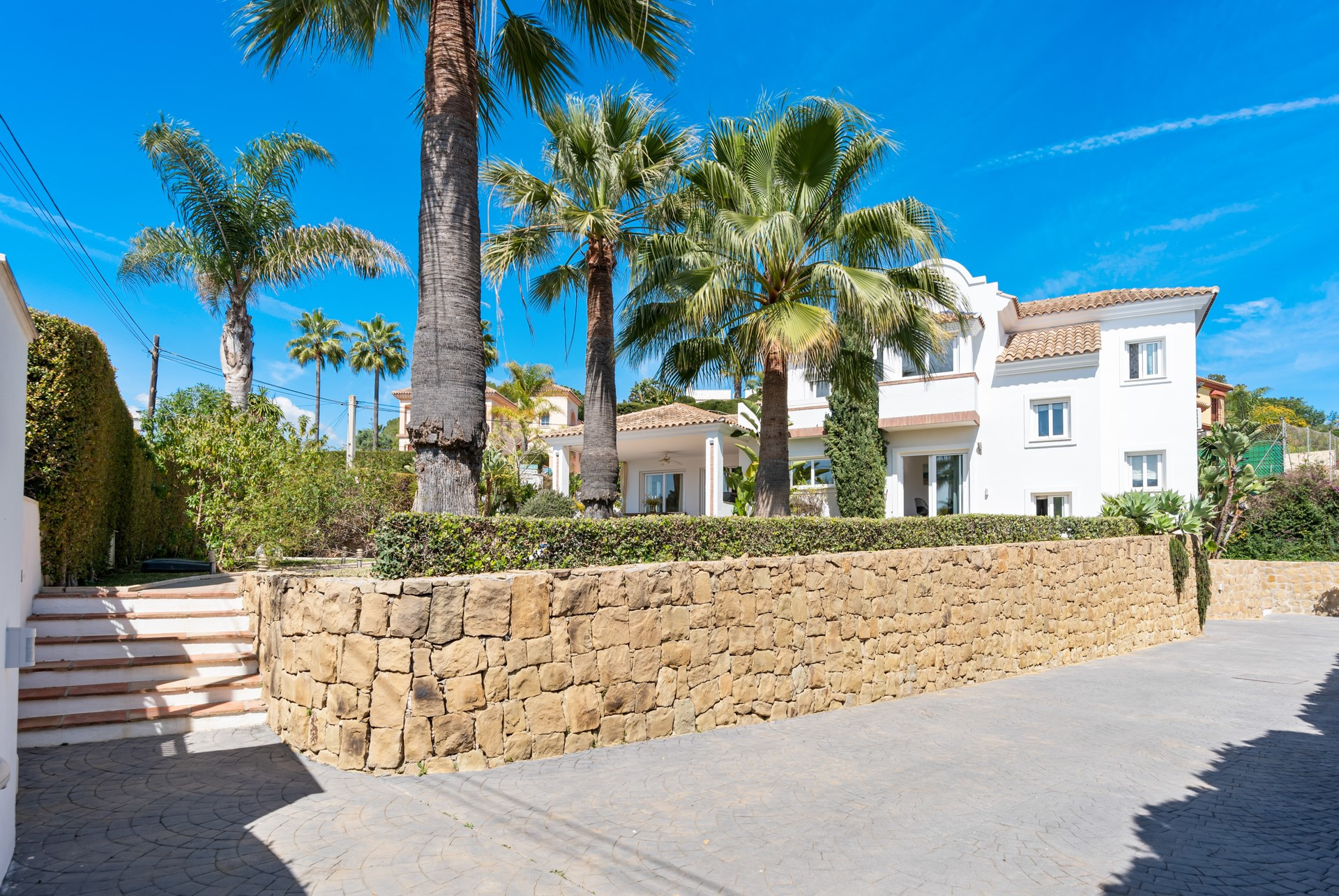 Increíble villa de 4 dormitorios en Elviria