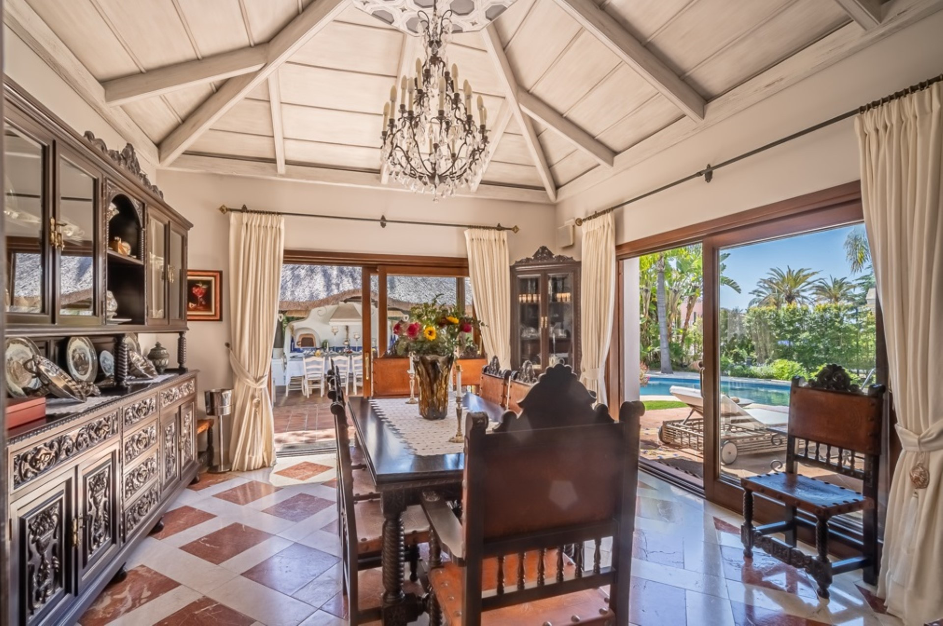 Luxurious 7 bedroom villa in Bahia de Marbella