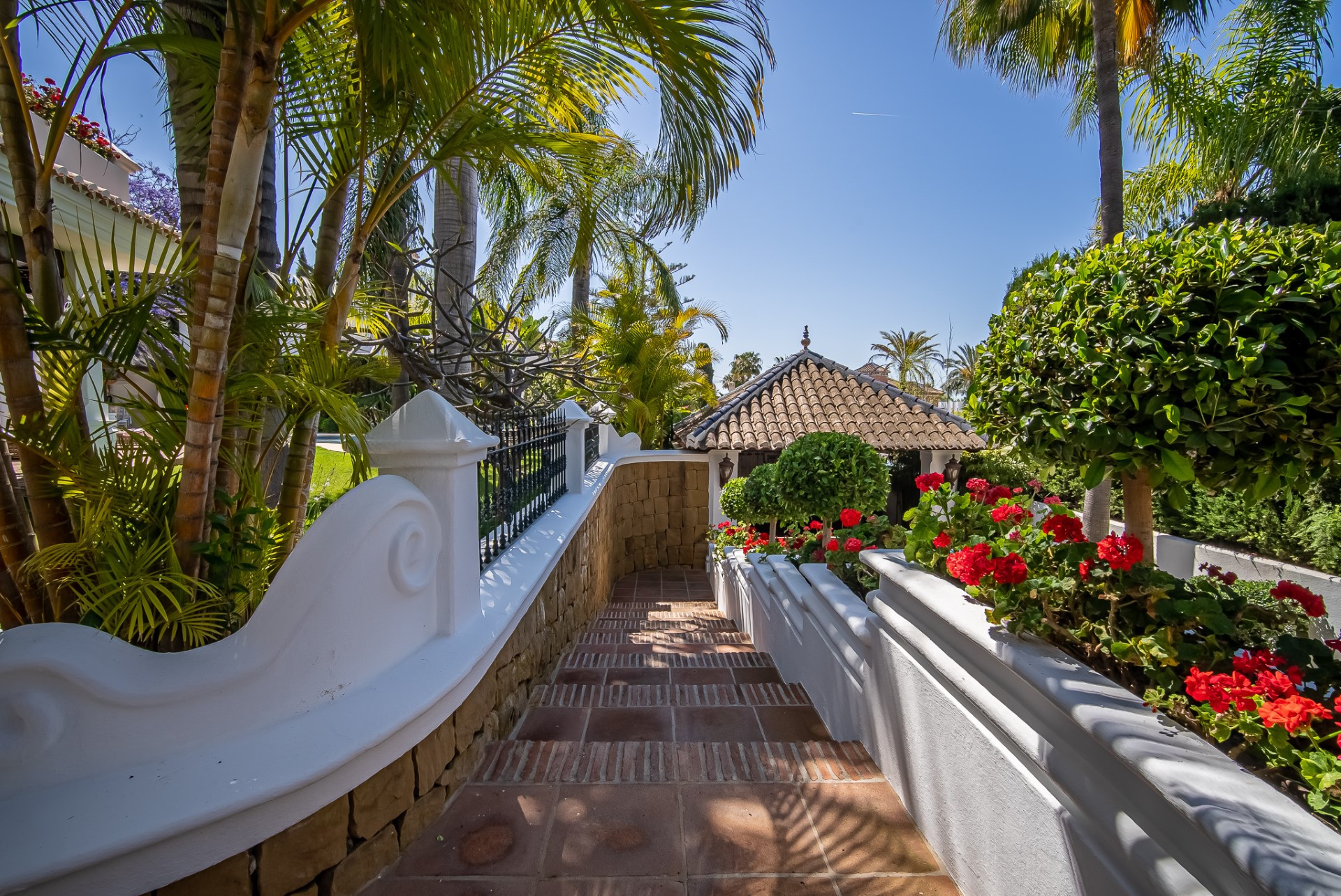 Luxurious 7 bedroom villa in Bahia de Marbella