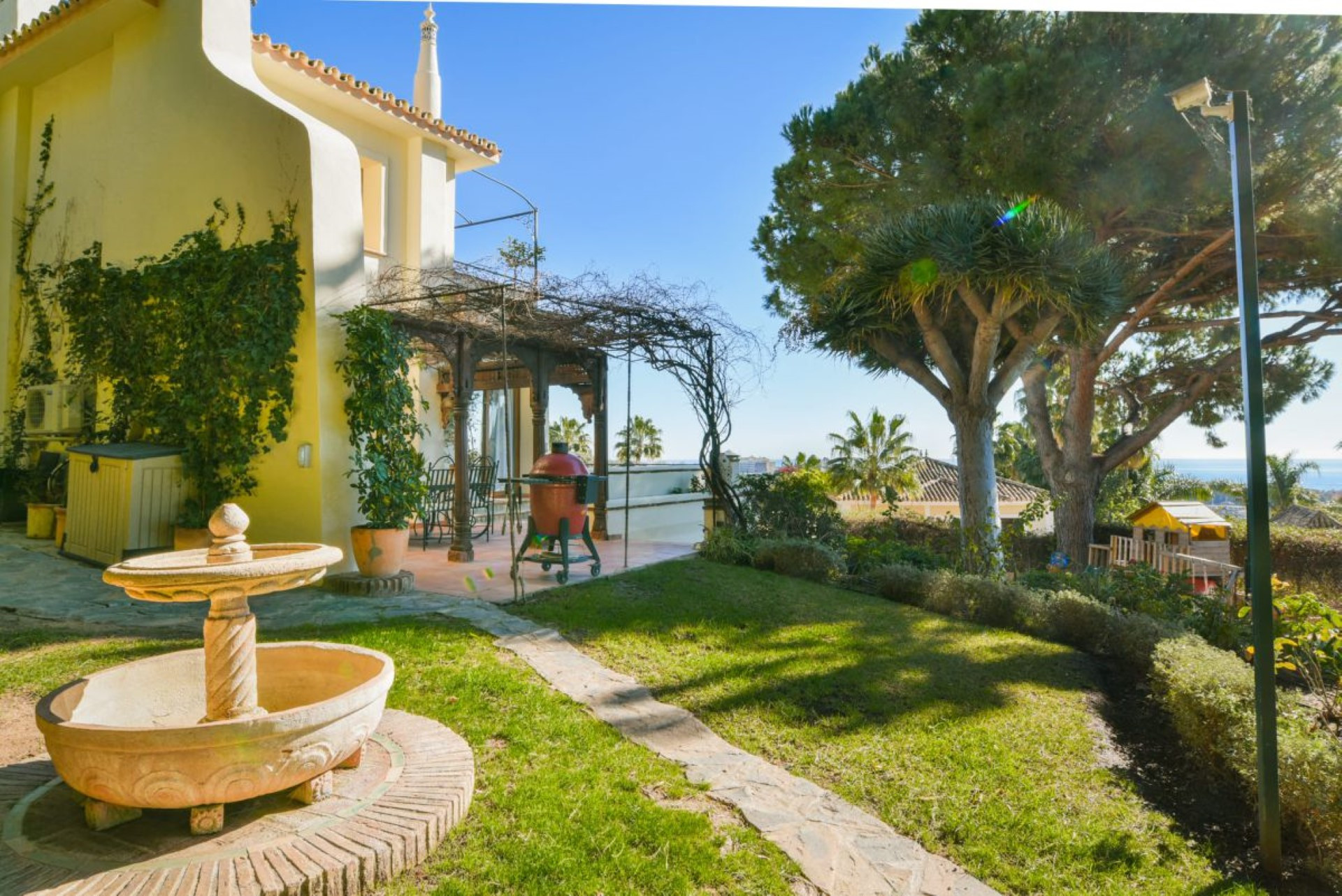 Villa de 5 dormitorios en Rio Real, Marbella