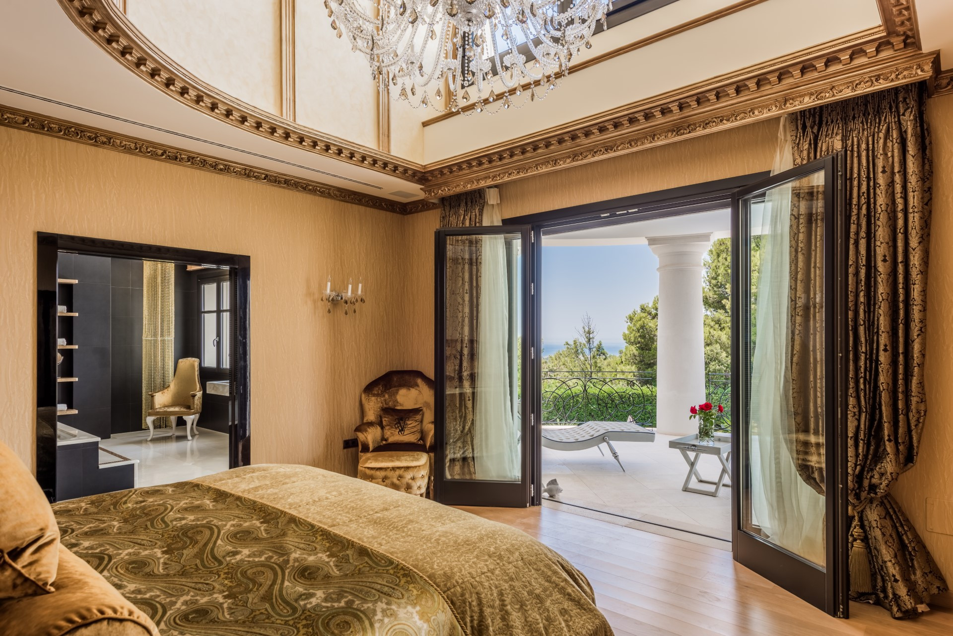 7 bedroom luxury villa in Hacienda las Chapas, Marbella