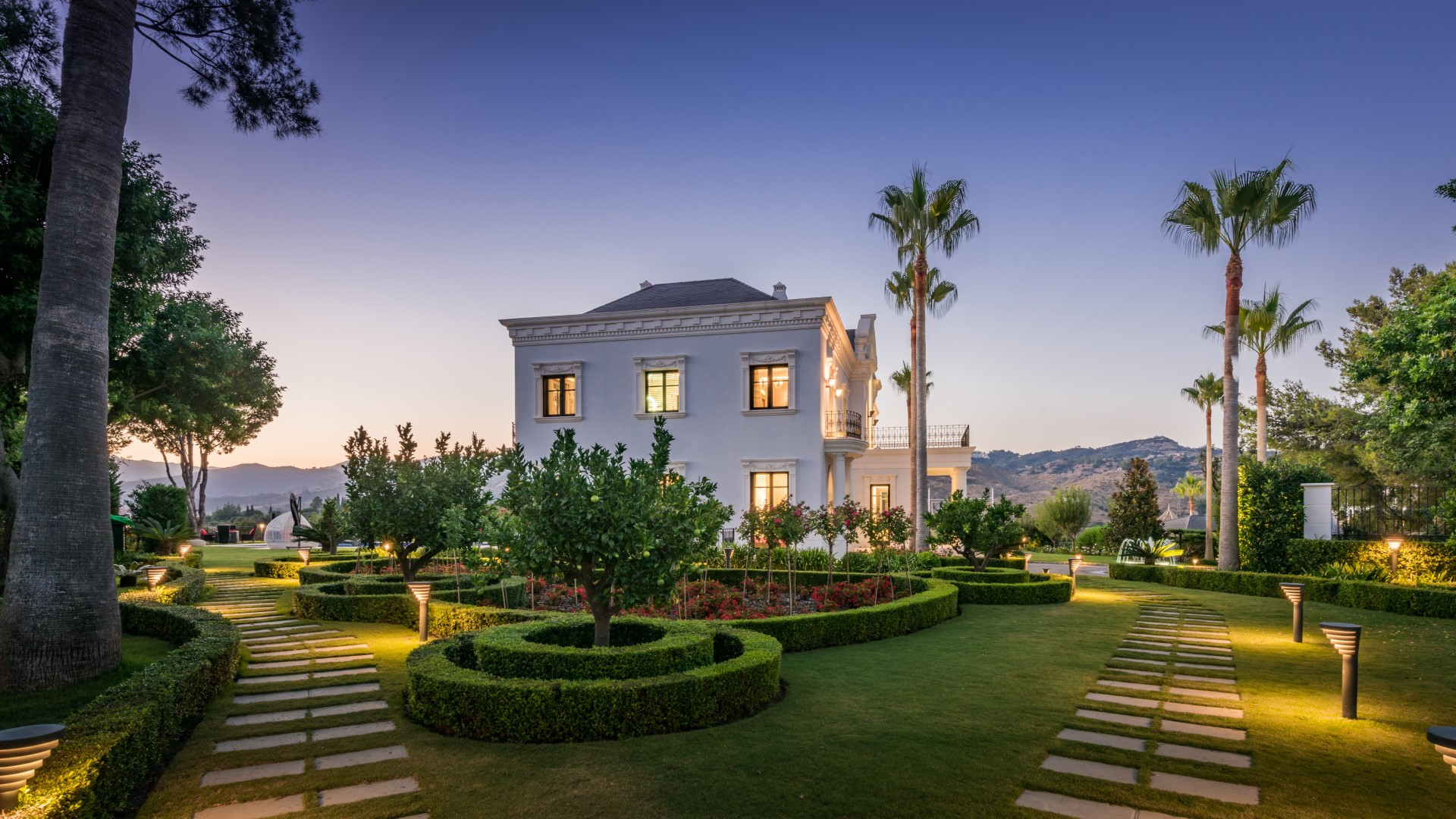 7 bedroom luxury villa in Hacienda las Chapas, Marbella