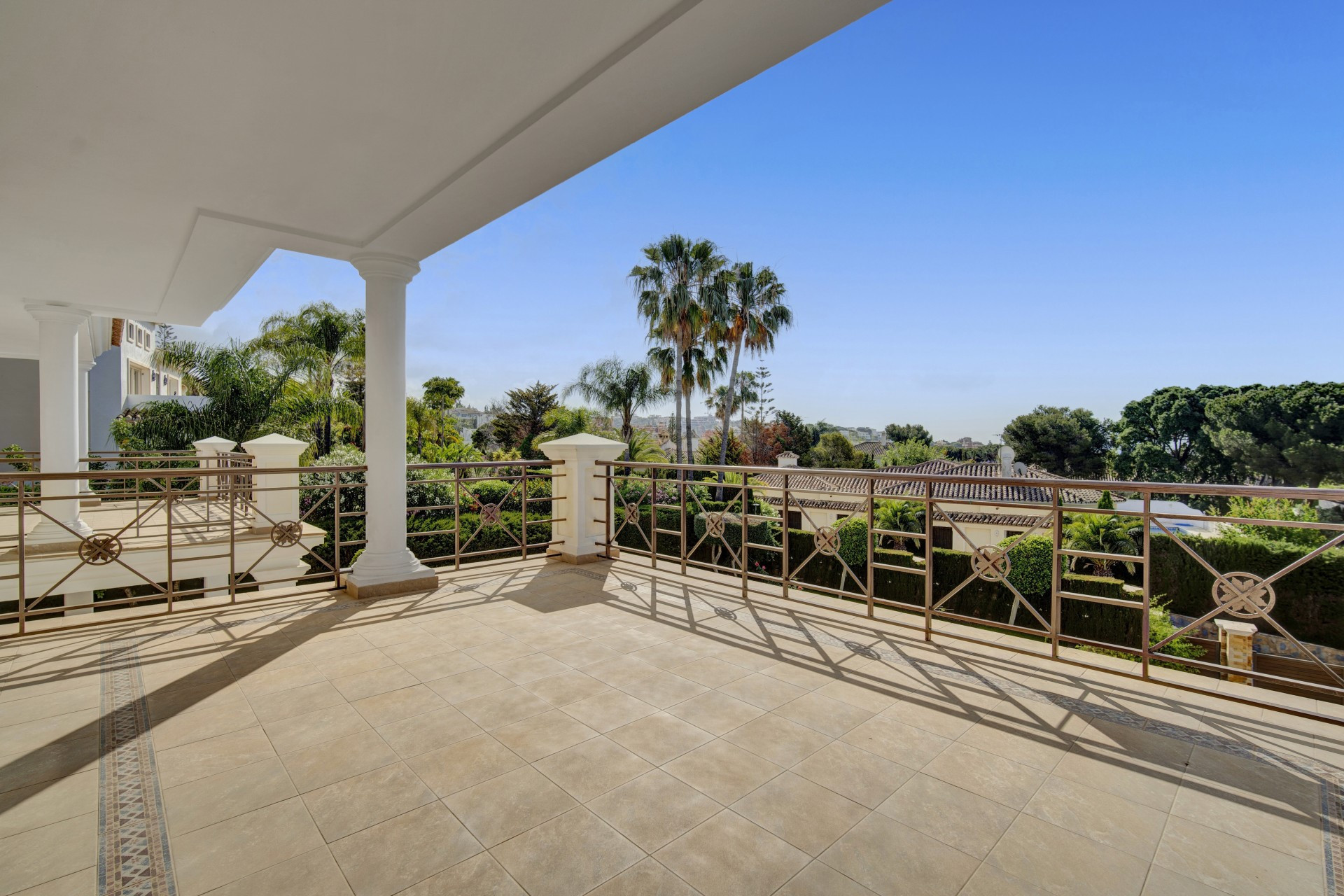 Spectacular 5-bedroom villa in Hacienda las Chapas, Marbella