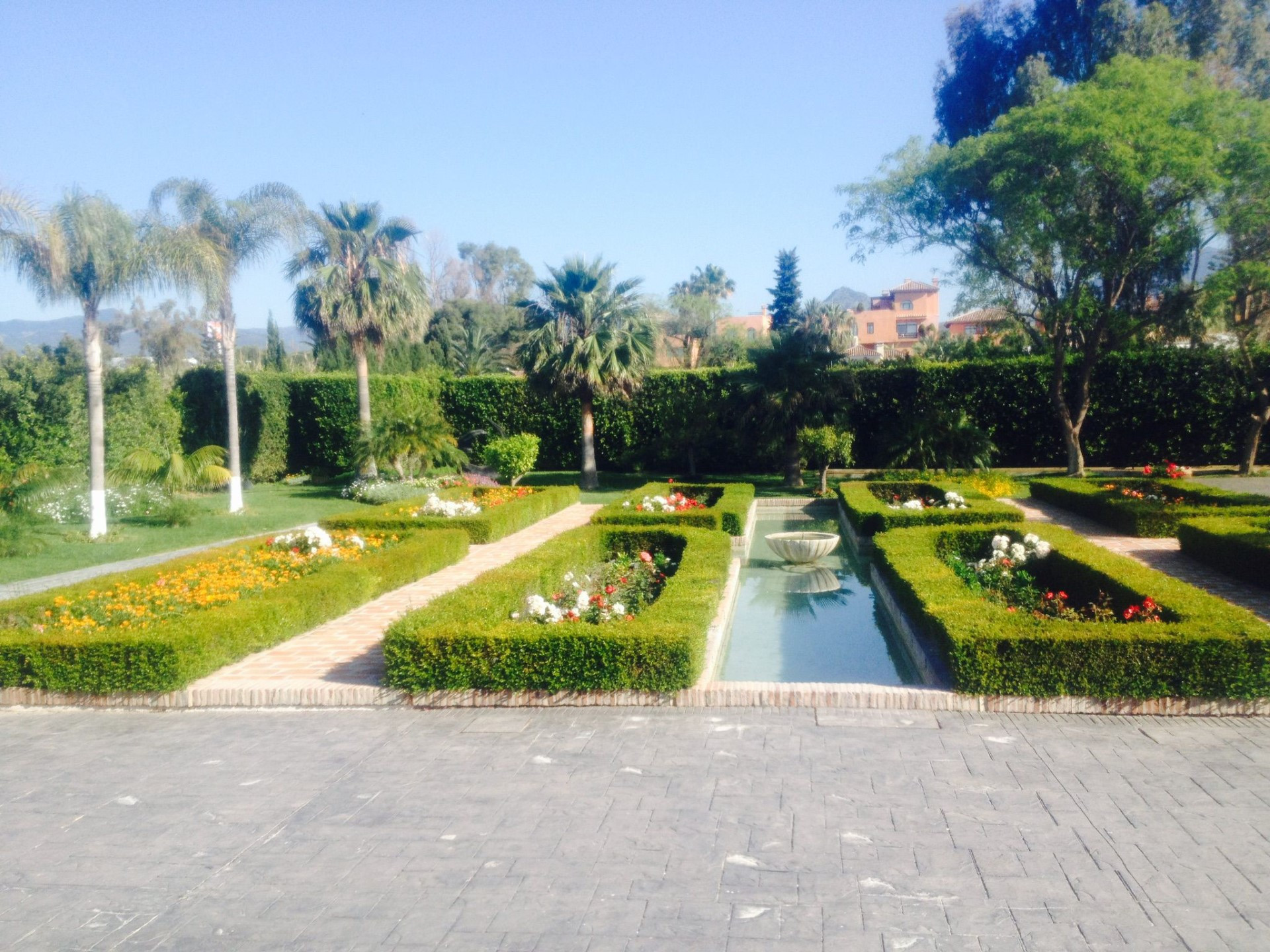 Luxury beachfront villa in El Paraiso Barronal, Estepona, Malaga