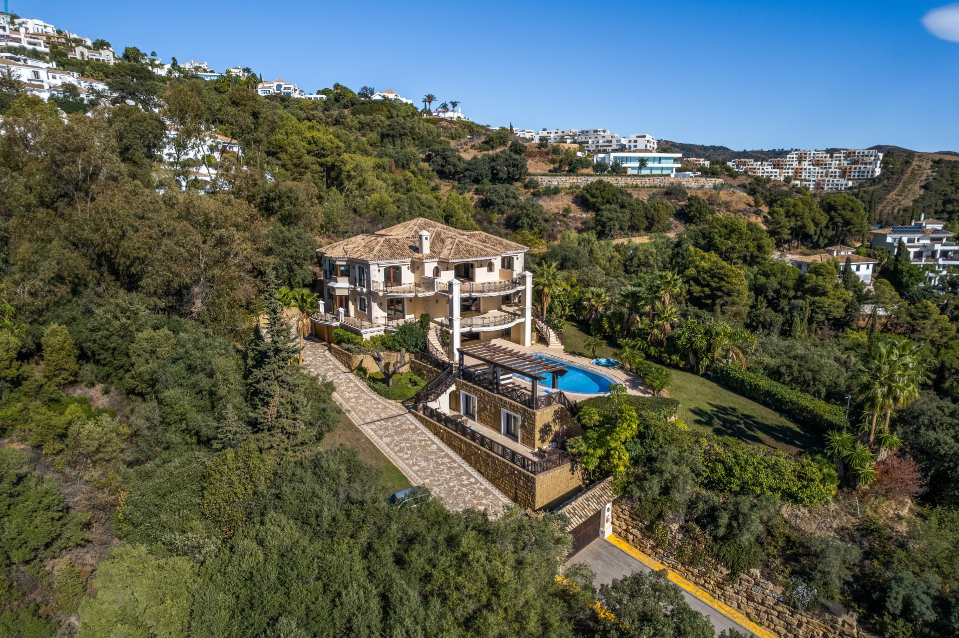 Luxury 7-bedroom villa in Los Altos de los Monteros, Marbella