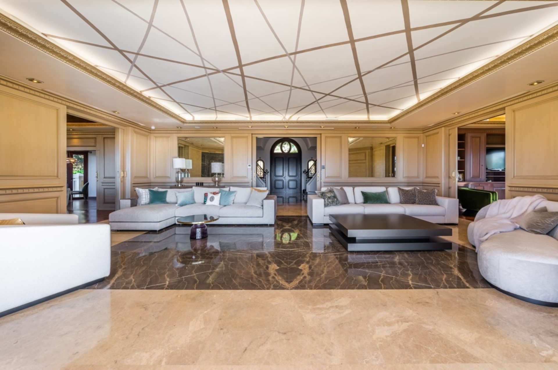 Luxury 7-bedroom villa in Los Altos de los Monteros, Marbella