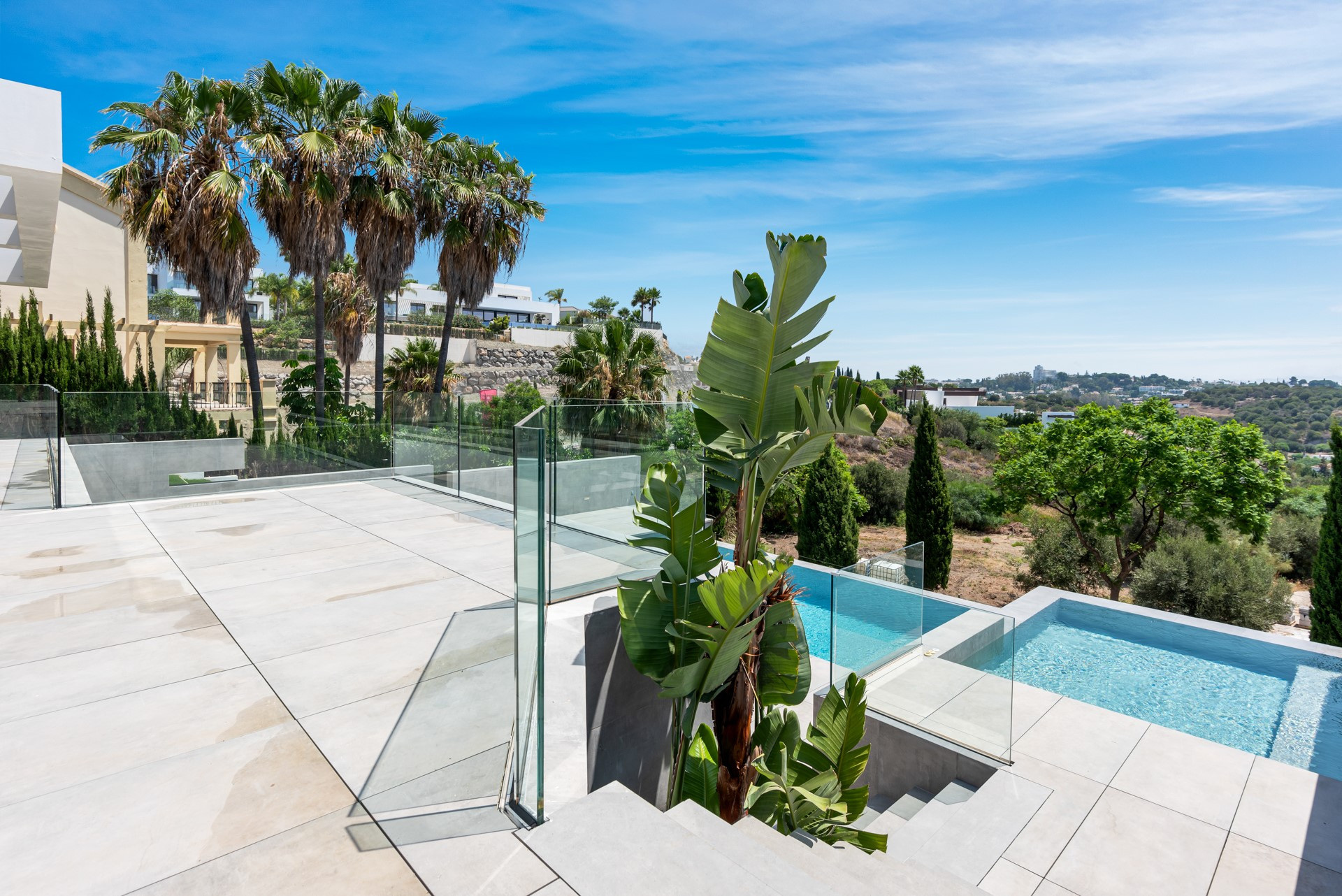 Villa de lujo de 5 dormitorios con vistas panorámicas en Los Flamingos Golf, Benahavis