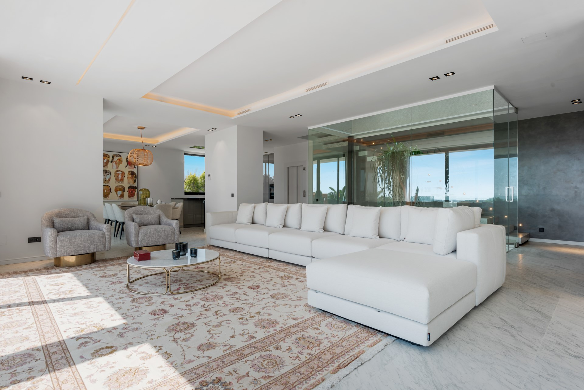 Luxury 5 Bedroom Villa with Panoramic Views in Los Flamingos Golf, Benahavis