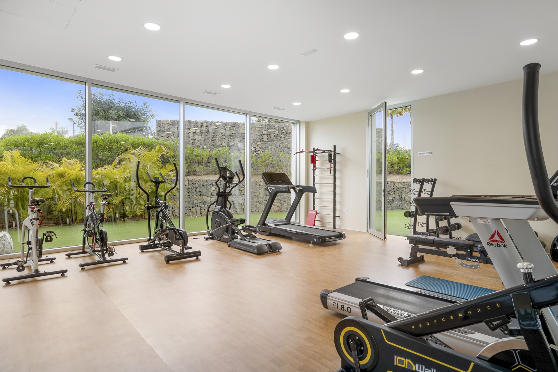 Exquisite frontline beach apartment in The Edge, Estepona