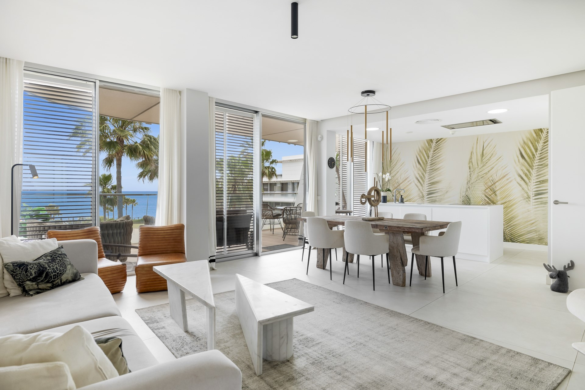 Exquisite frontline beach apartment in The Edge, Estepona