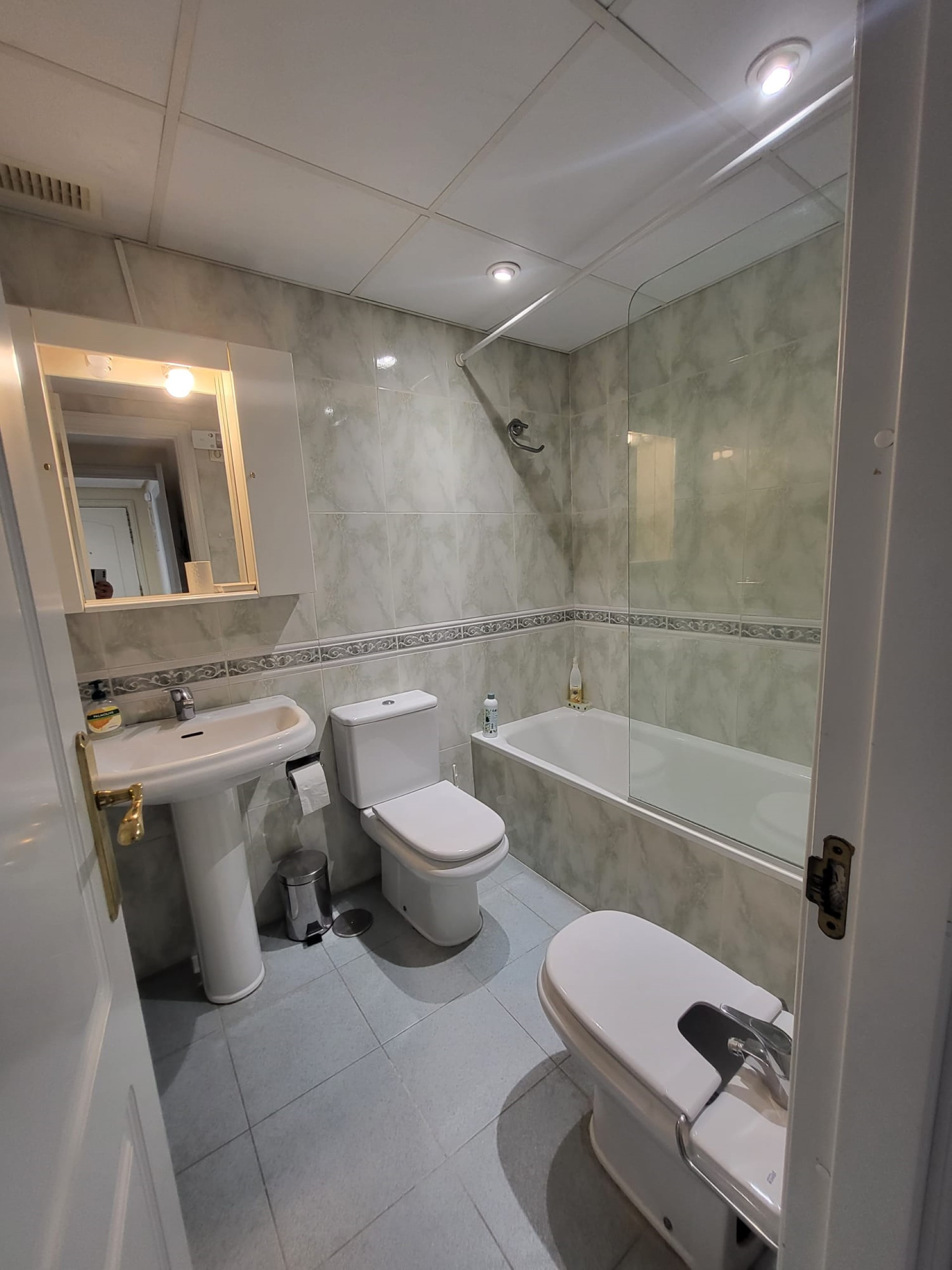 Beachside 2 bedroom apartment in Medina Gardens, Puerto Banús