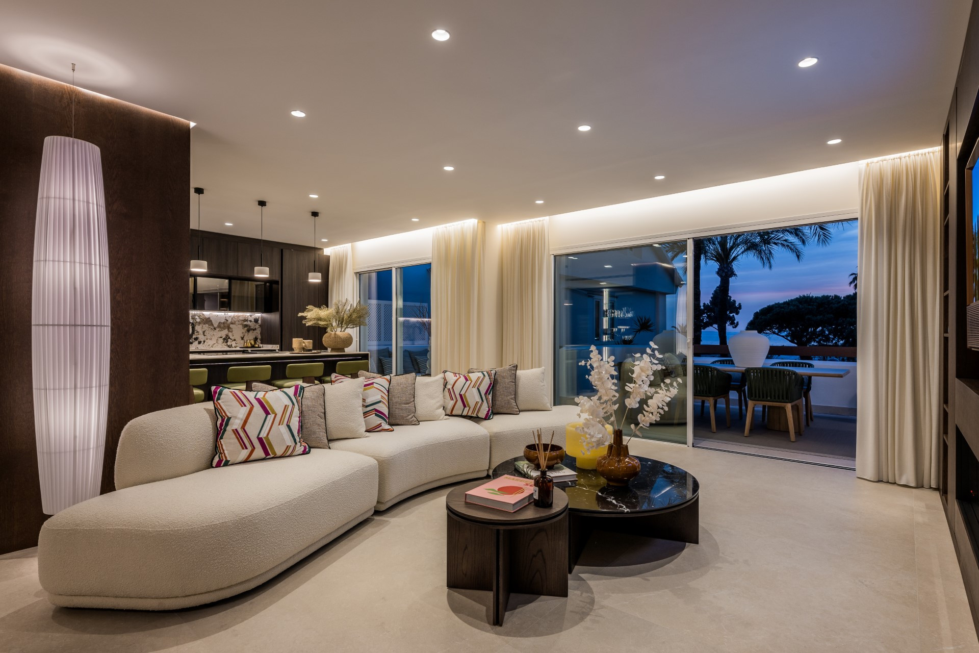 Elegant coastal living apartment in Los Monteros Palm Beach