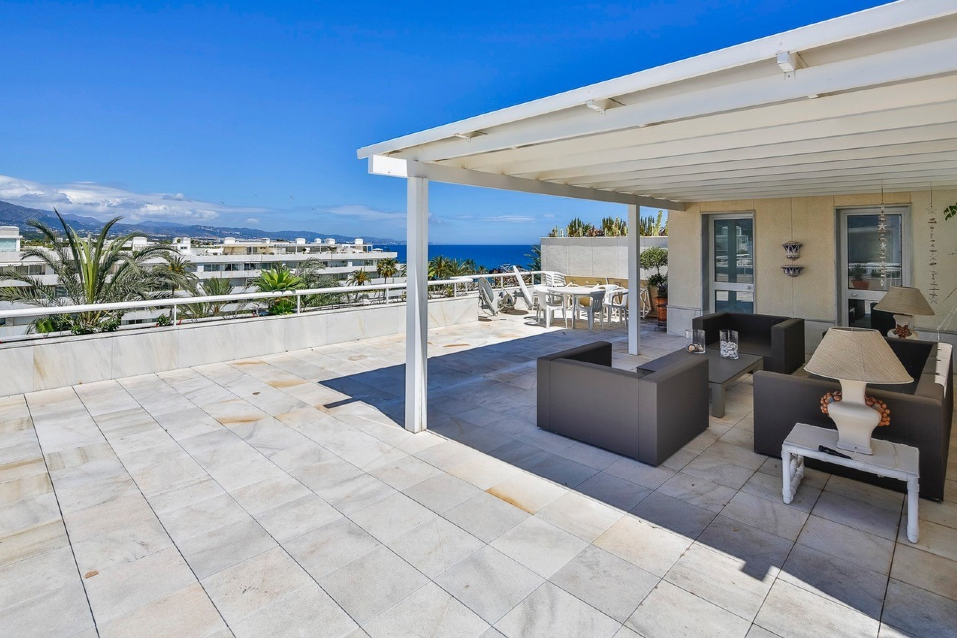 Exceptional Beachfront Penthouse in Los Granados, Marbella - Puerto Banus