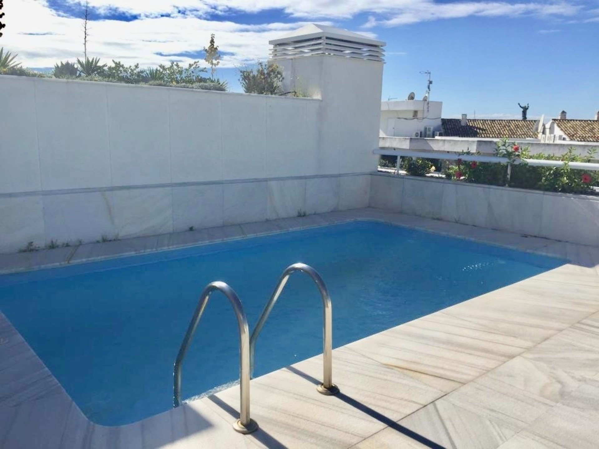 Exceptional Beachfront Penthouse in Los Granados, Marbella - Puerto Banus