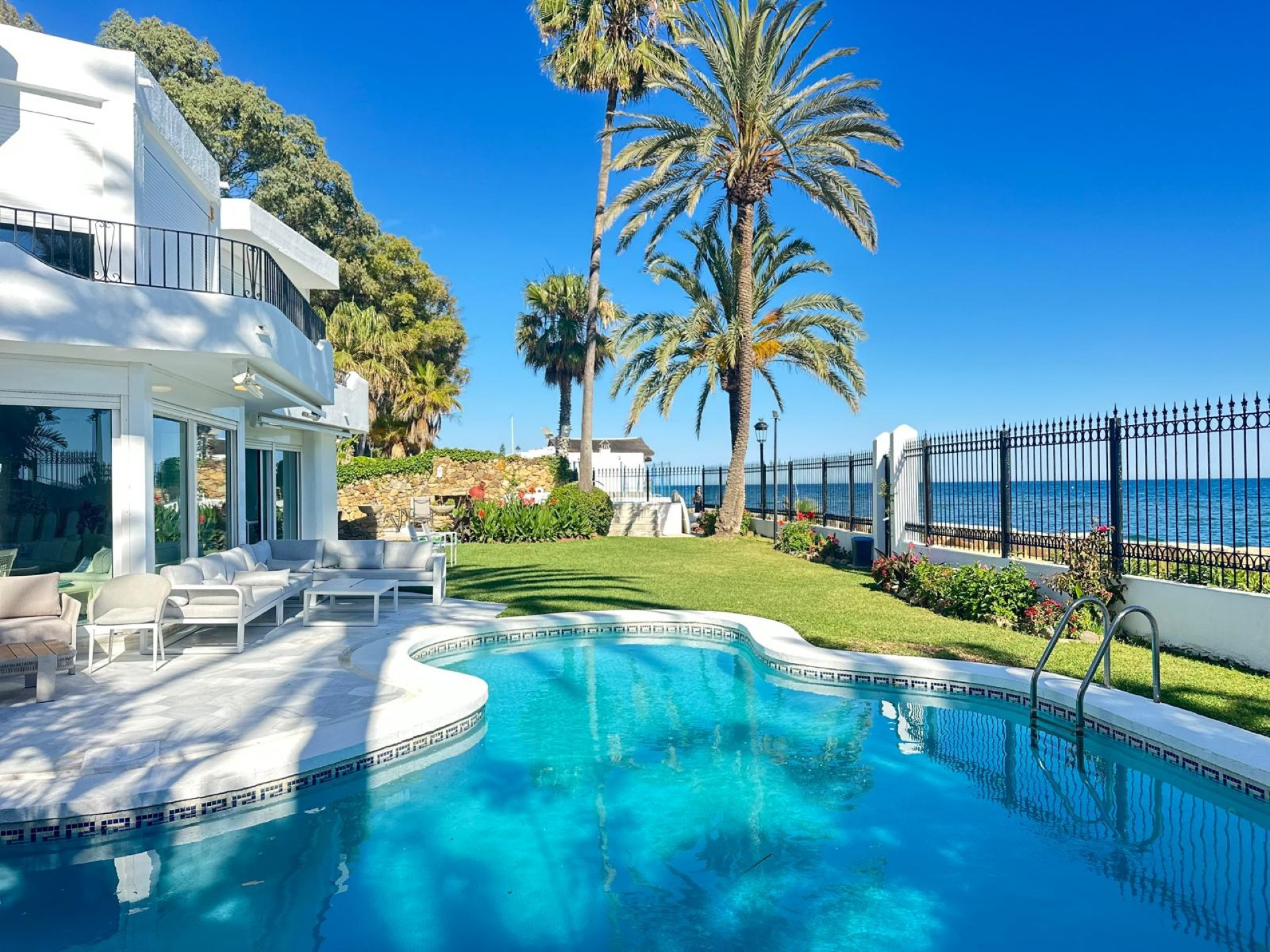 Beachfront Villa on Marbella’s Golden Mile