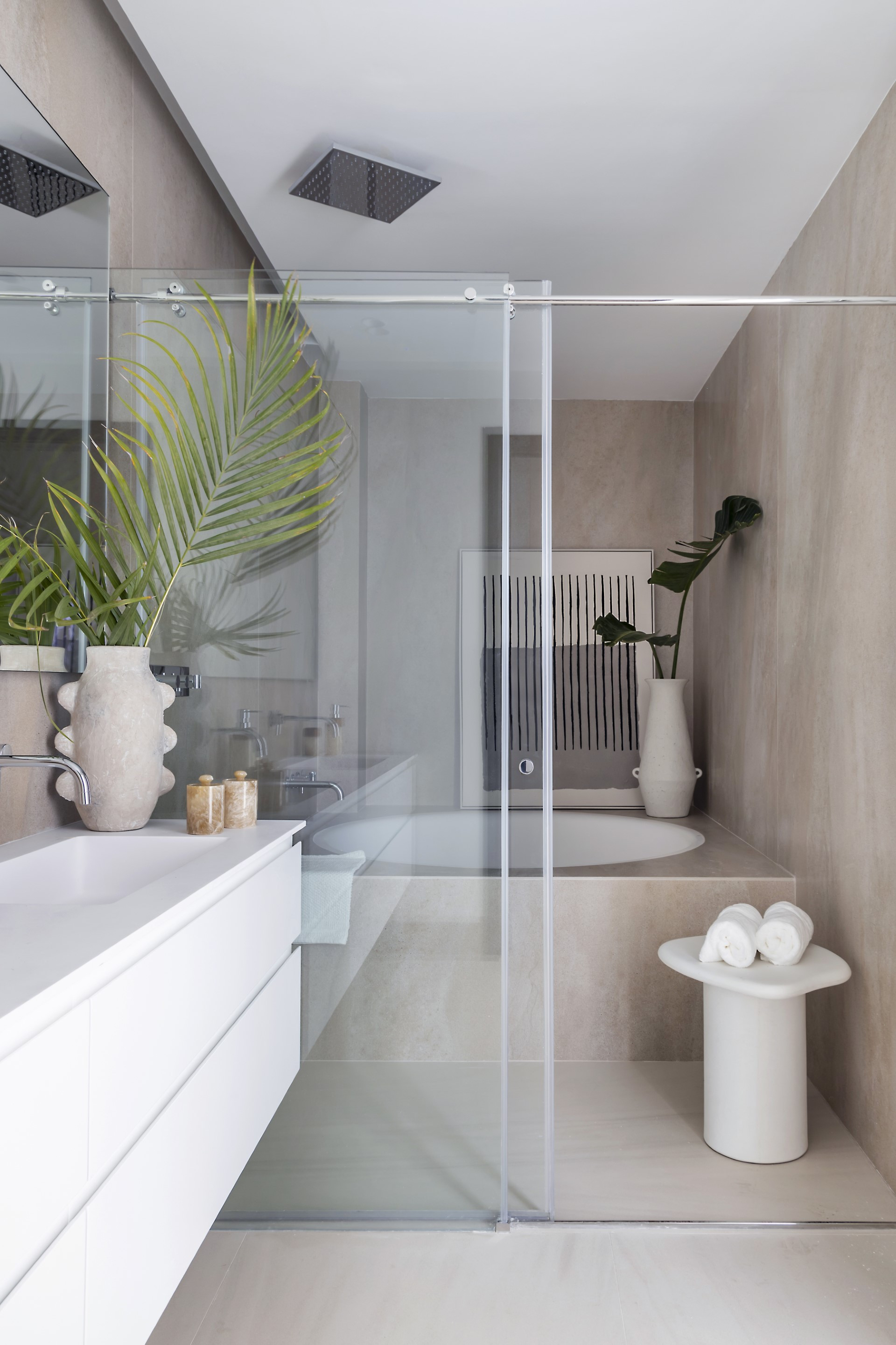 Luxurious beachfront apartment in Estepona West